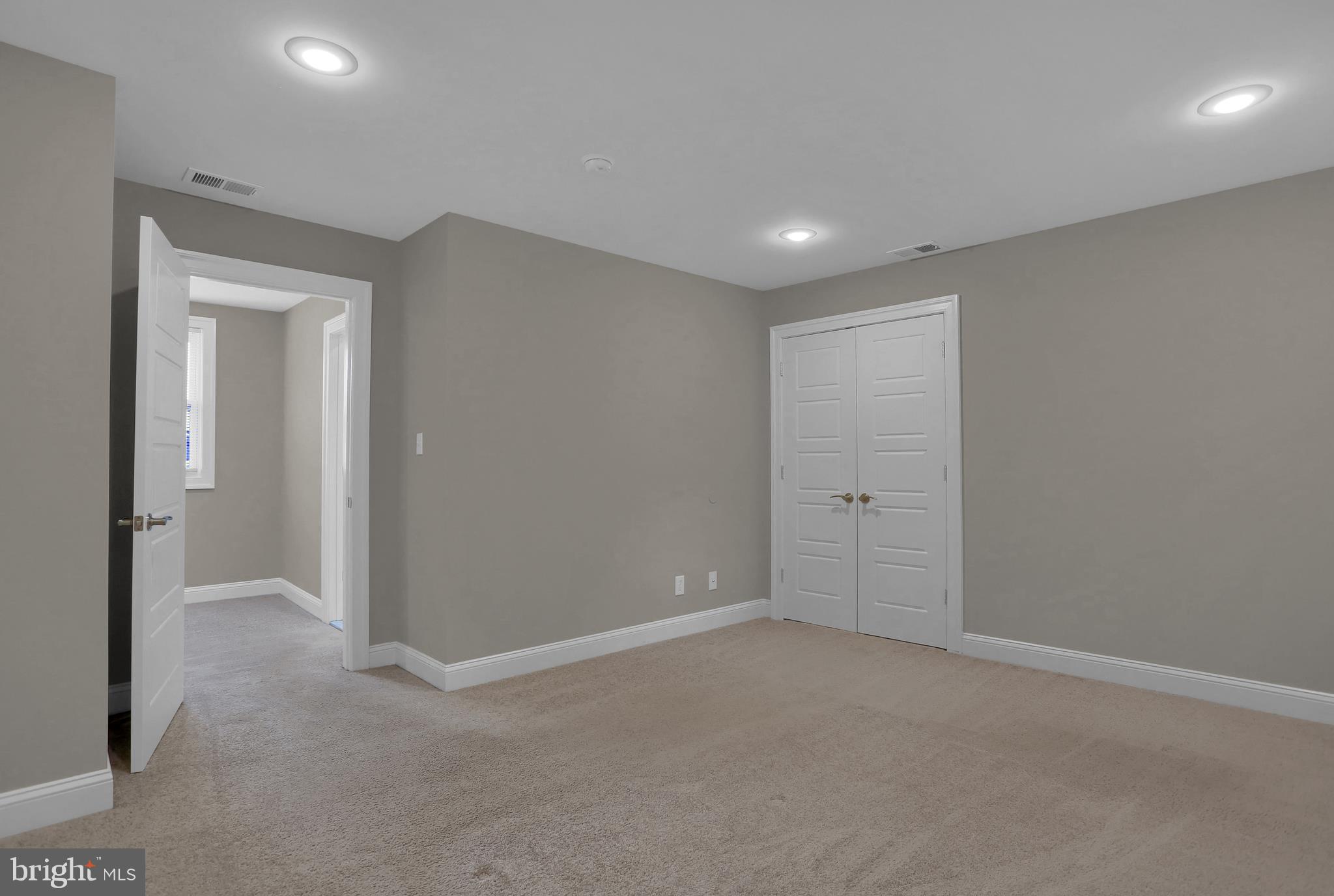 OAKCREST - Residential