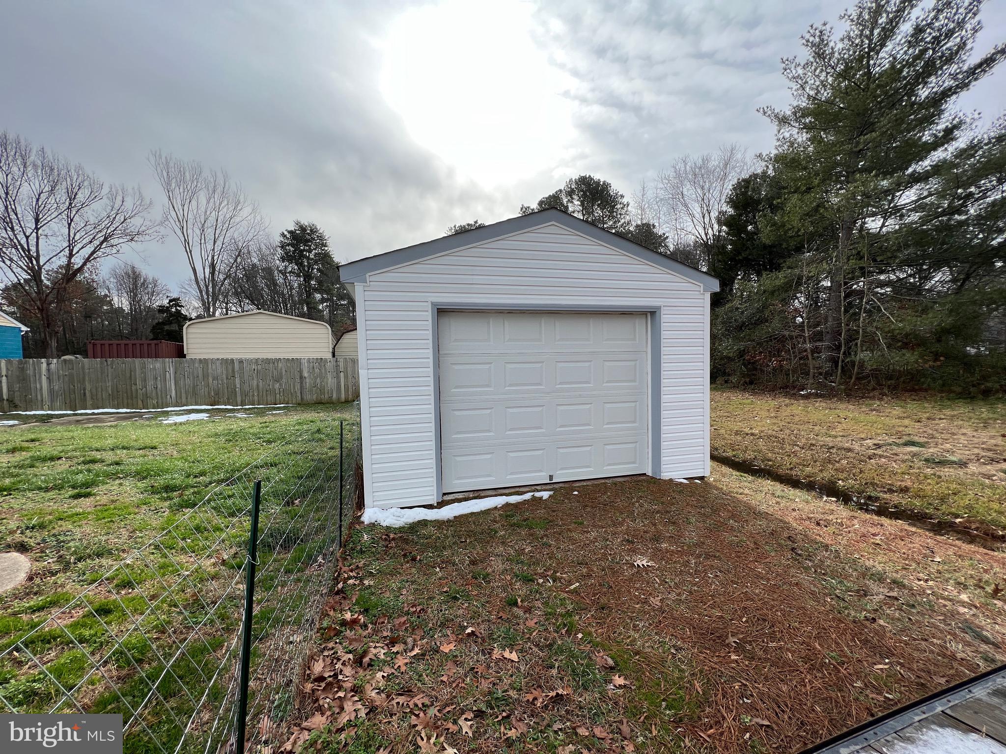 PBE CHRYSTAL LAKE - Residential