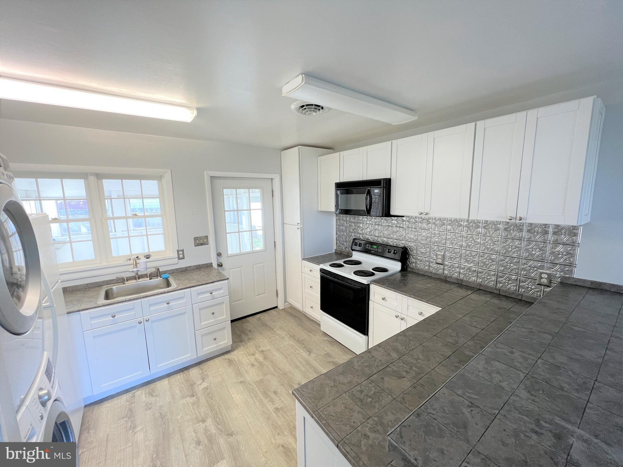 PBE CHRYSTAL LAKE - Residential