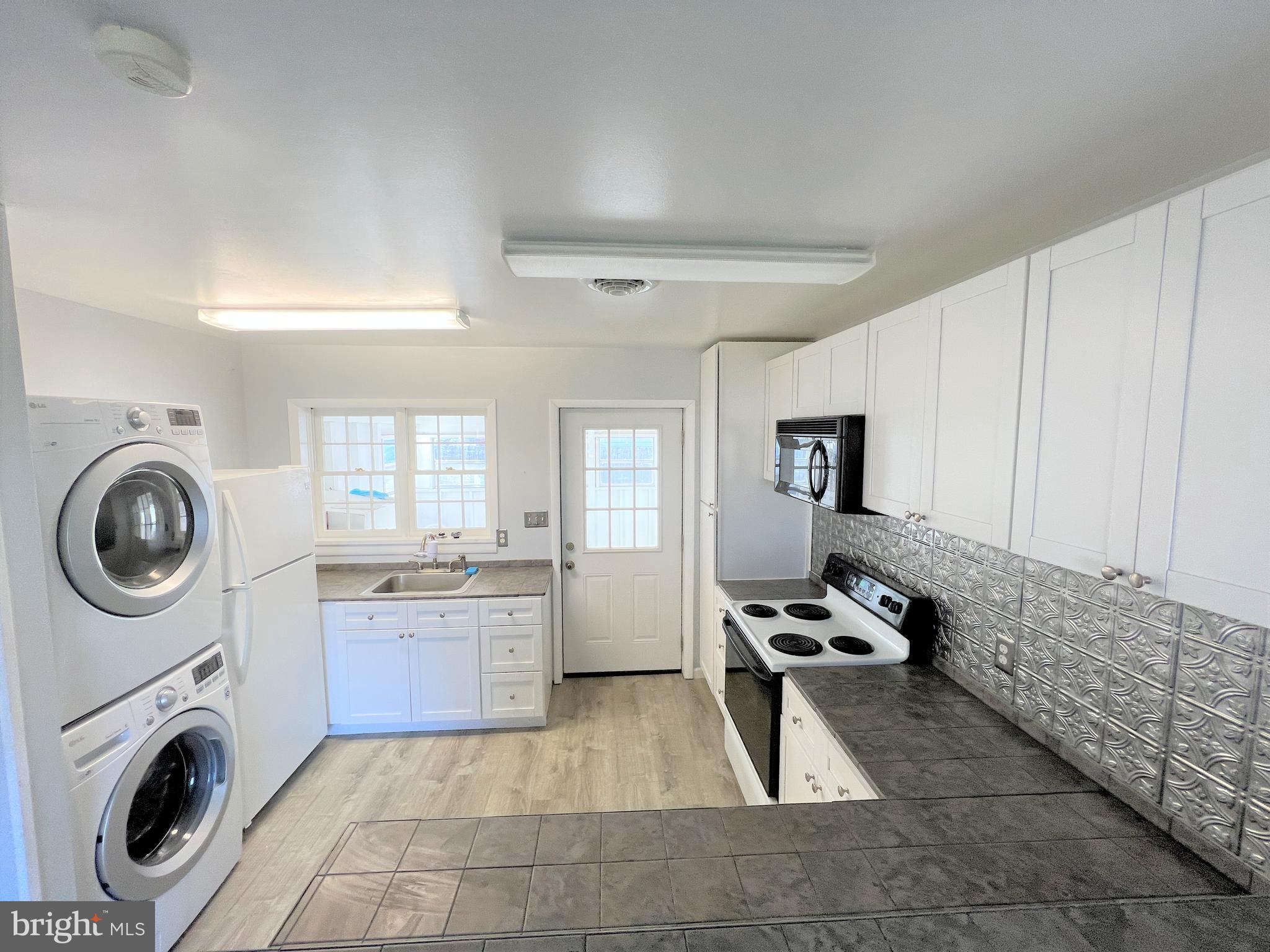 PBE CHRYSTAL LAKE - Residential