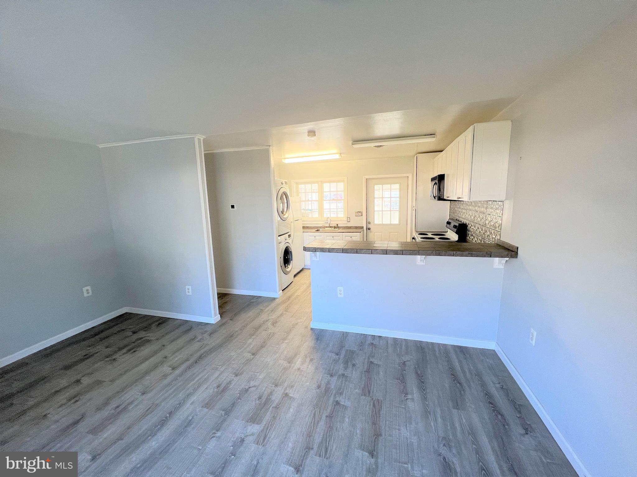 PBE CHRYSTAL LAKE - Residential