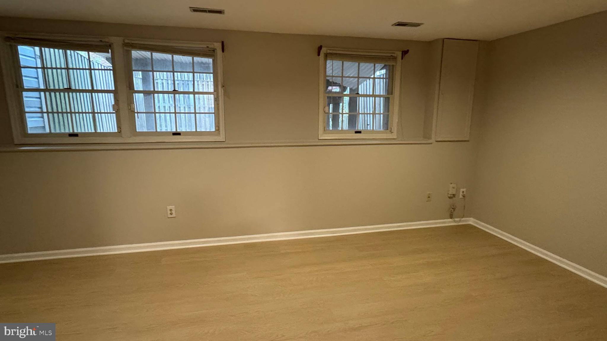 GUNNERS LAKE VILLAGE - Residential Lease