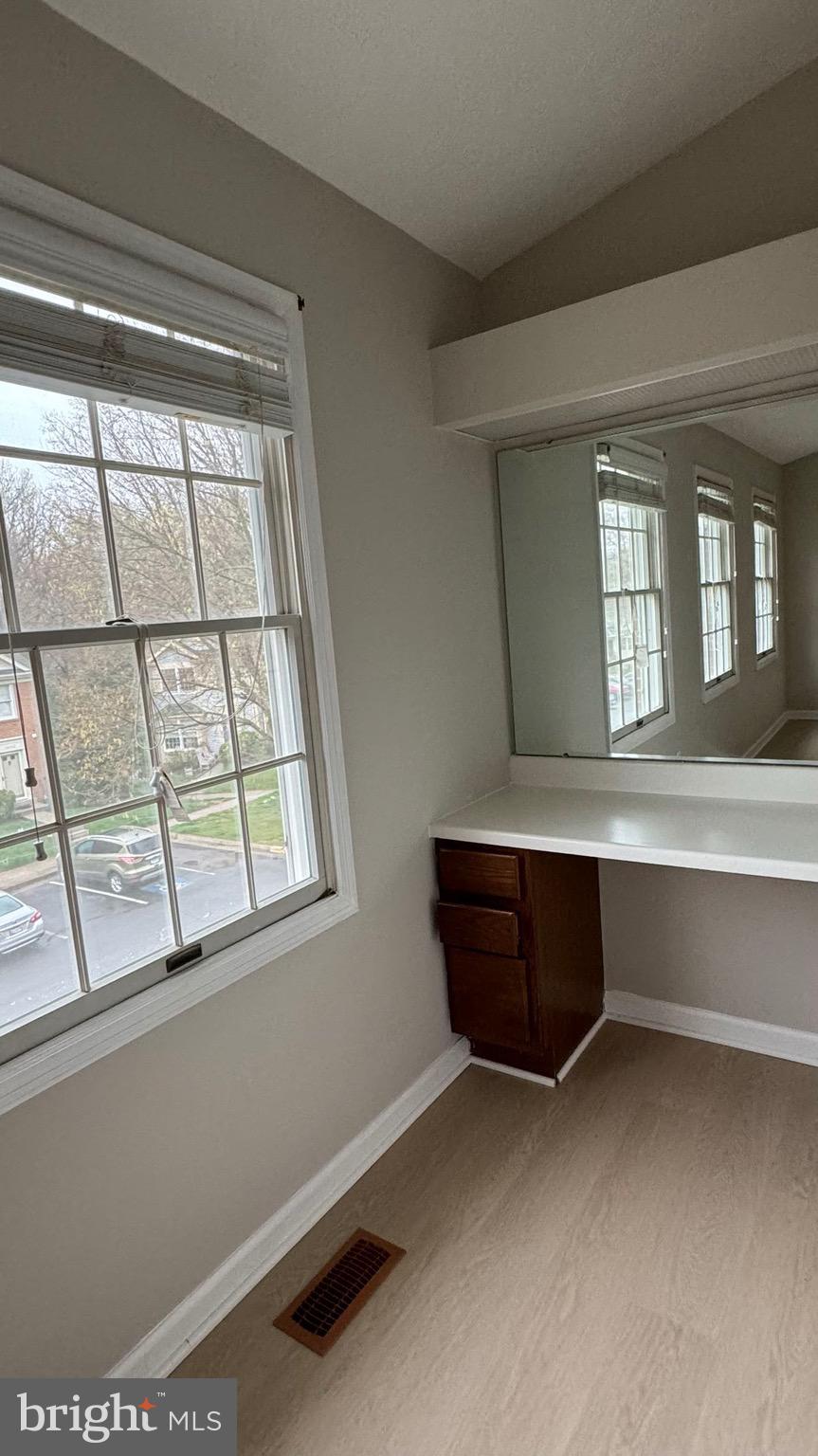 GUNNERS LAKE VILLAGE - Residential Lease