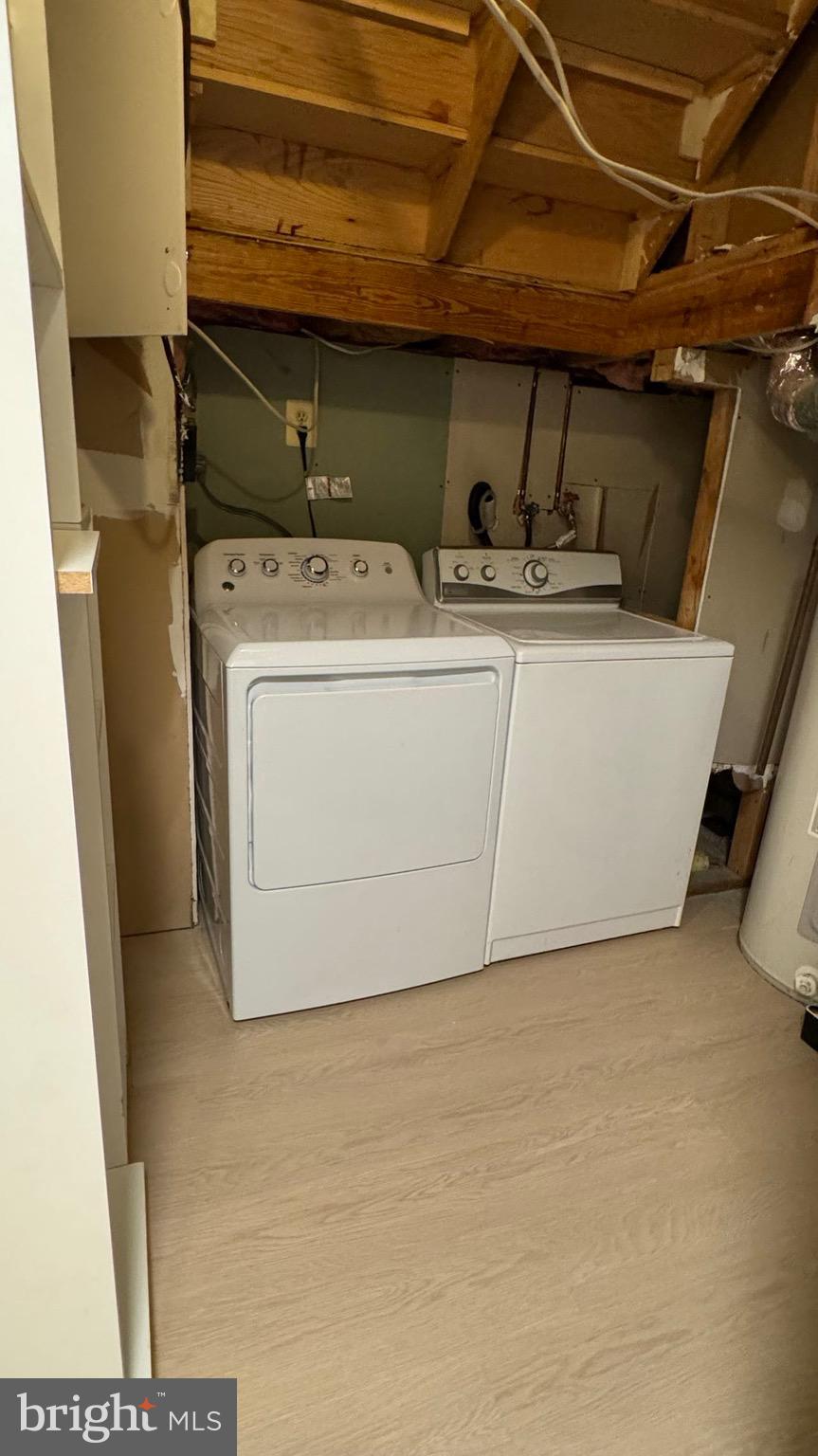 GUNNERS LAKE VILLAGE - Residential Lease