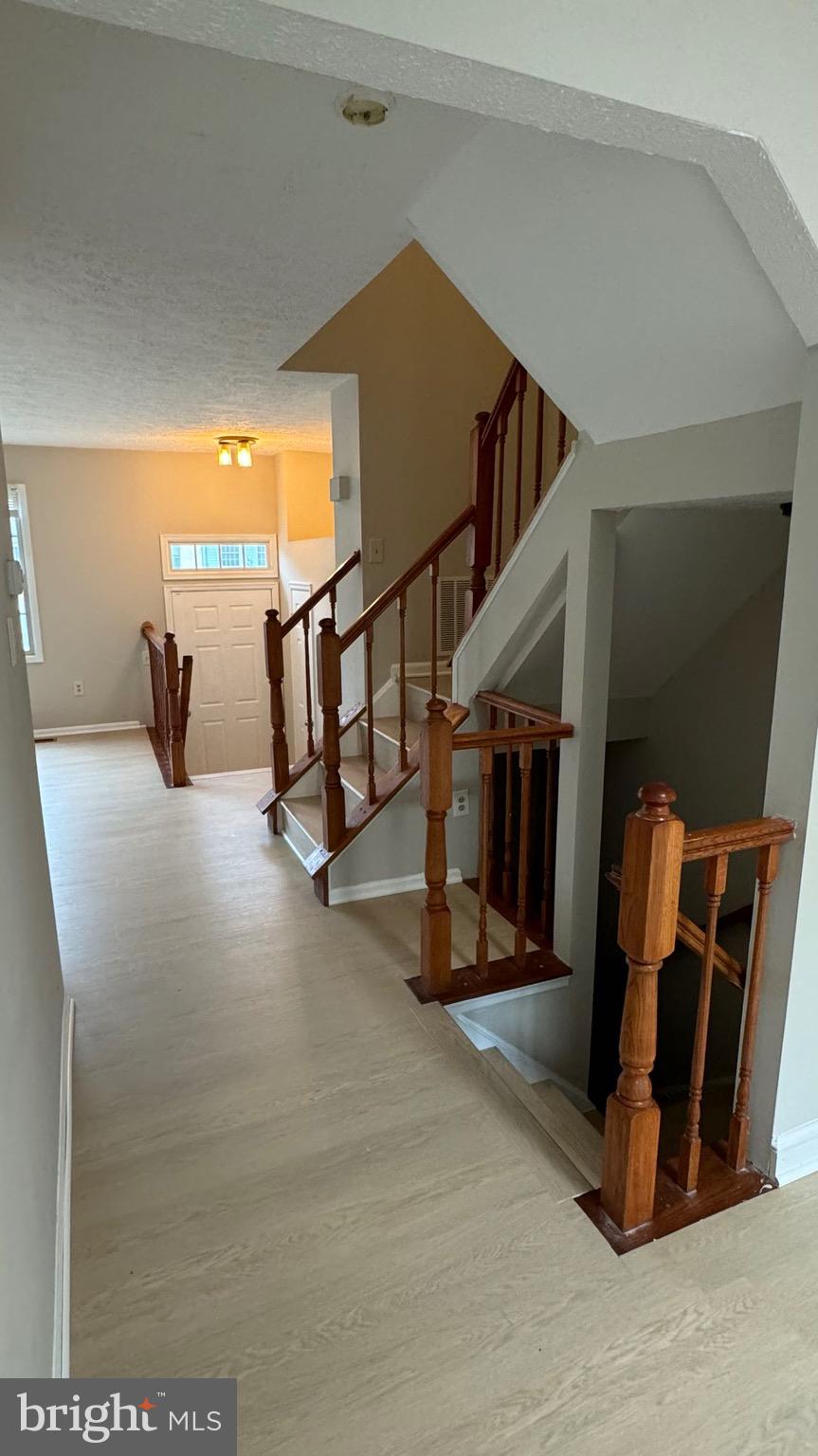 GUNNERS LAKE VILLAGE - Residential Lease