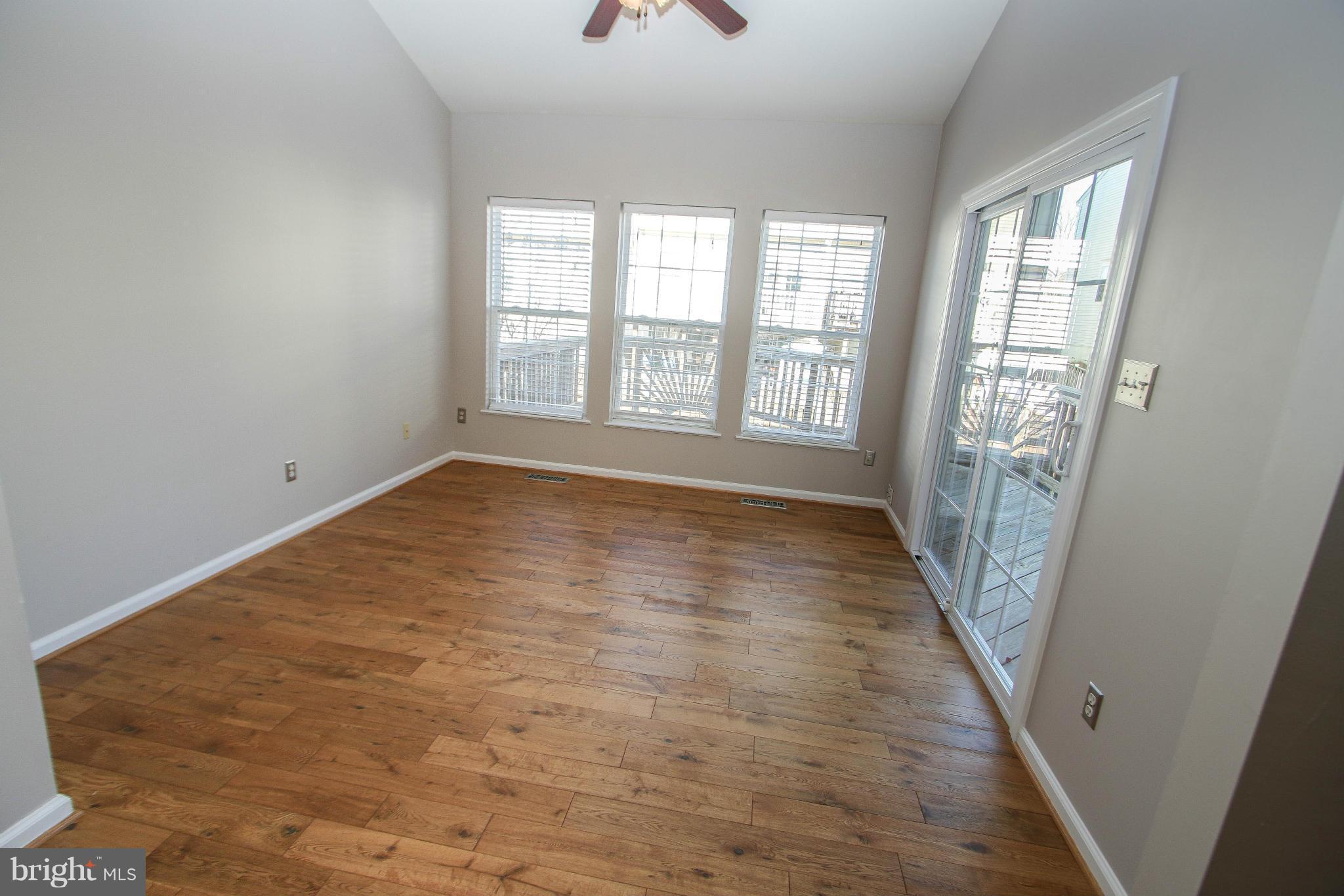 SOUTH RIDING - Residential