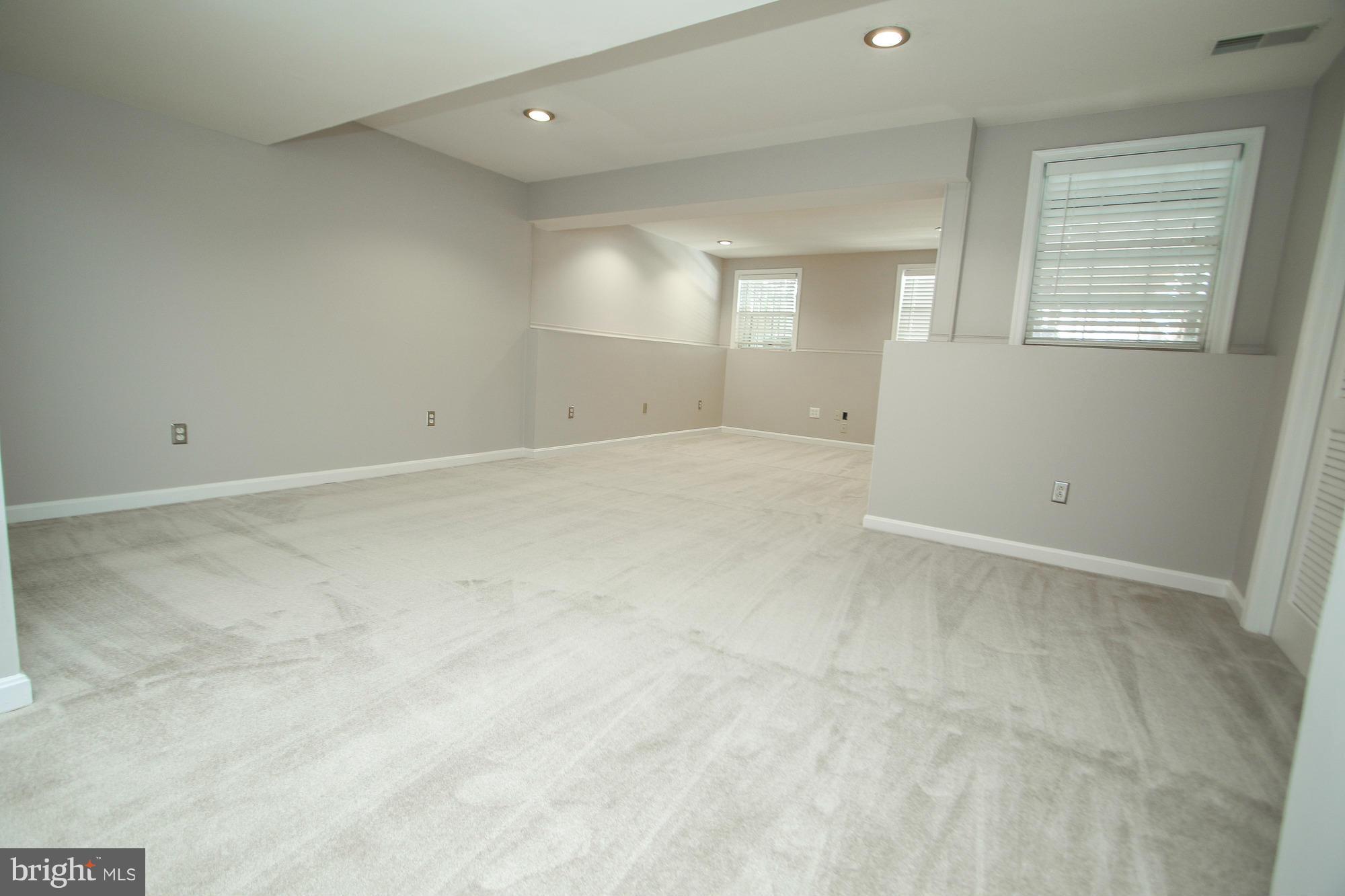 SOUTH RIDING - Residential