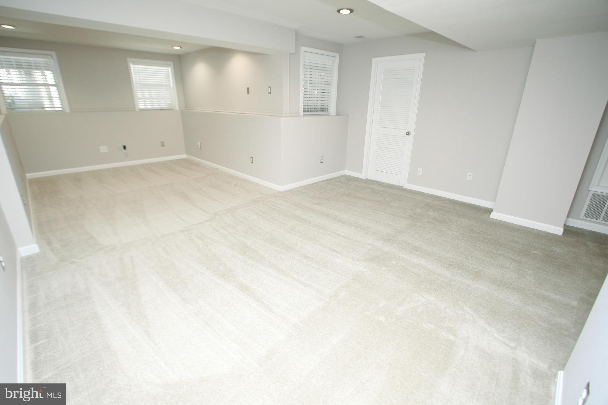 SOUTH RIDING - Residential