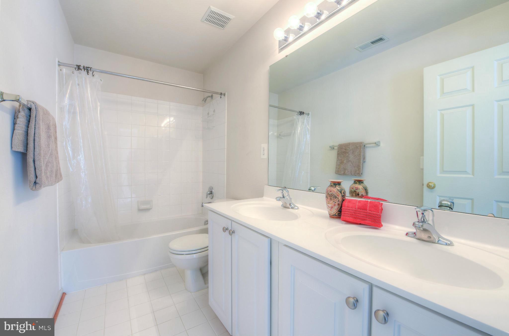 RIVERSIDE STATION - Residential