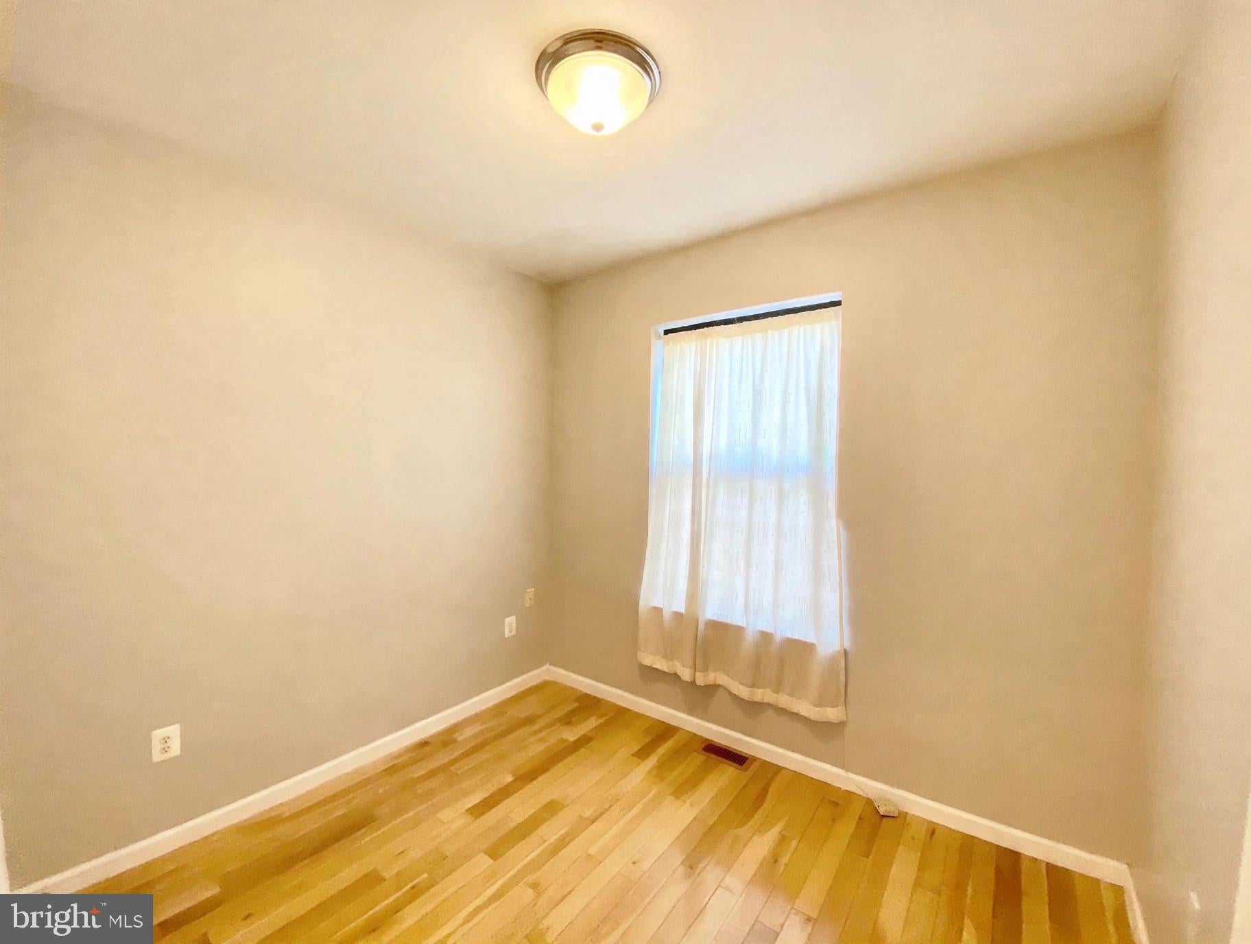 1702 LINCOLN ROAD NE 2