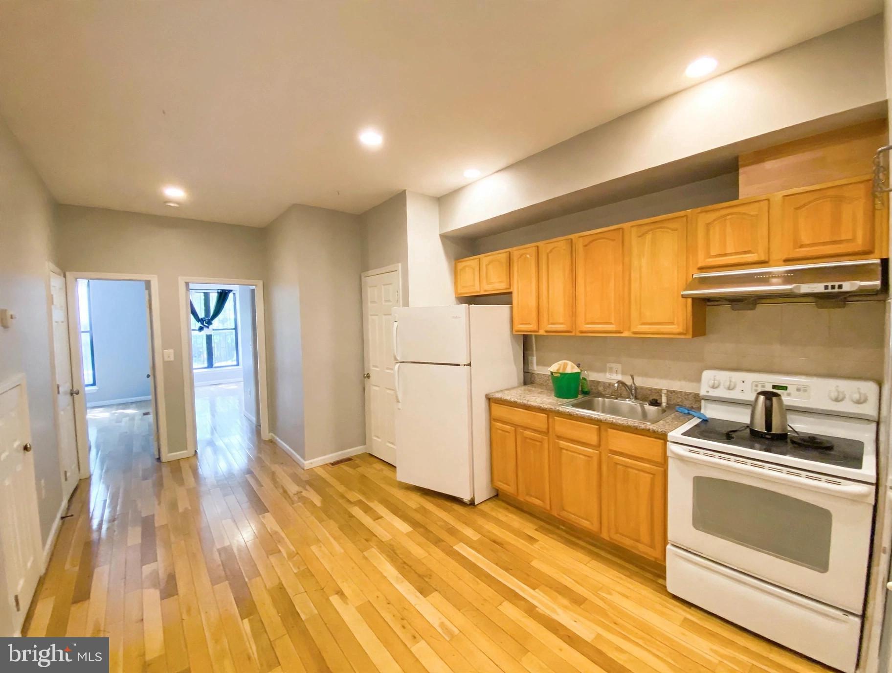 1702 LINCOLN ROAD NE 2