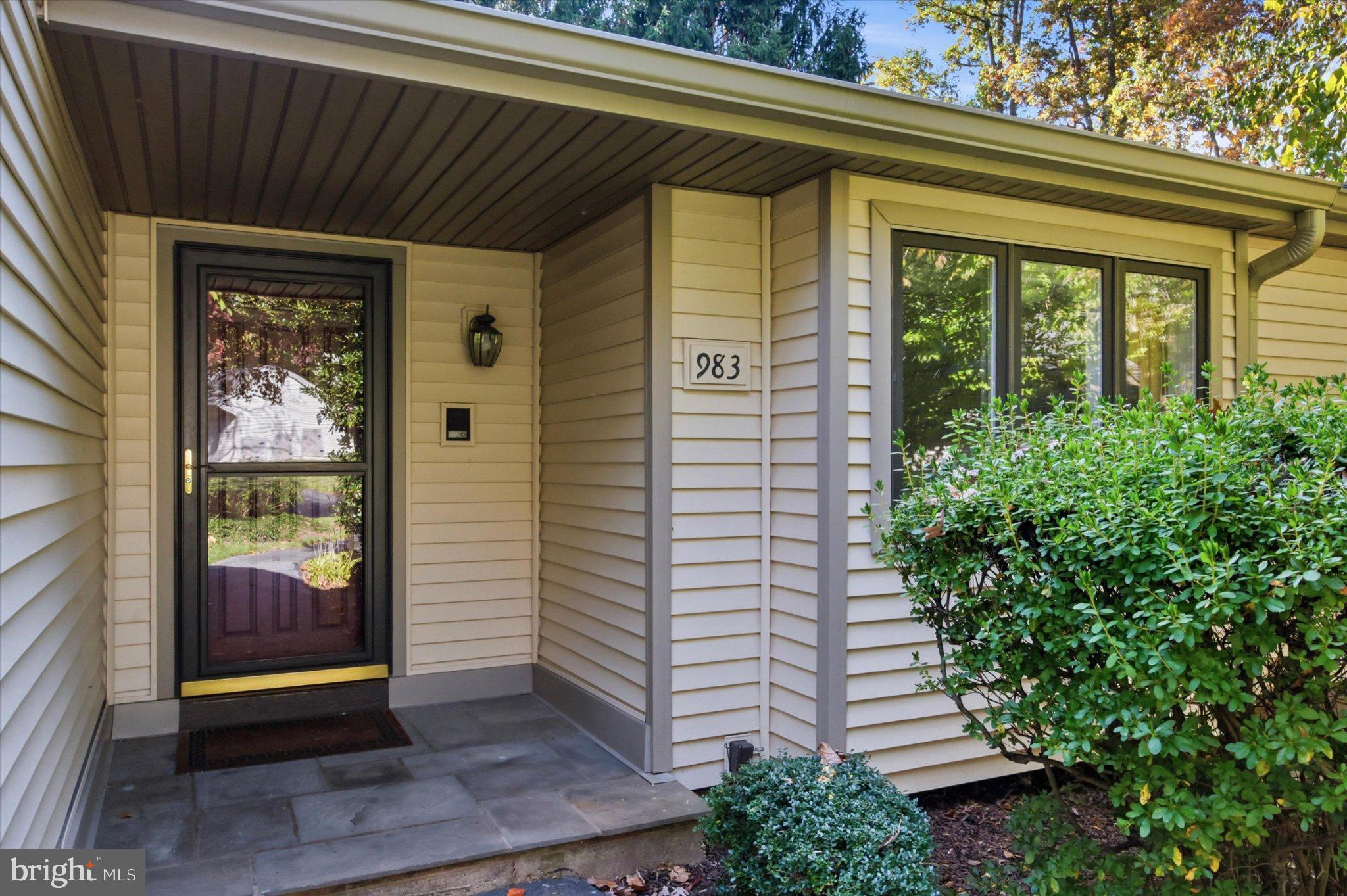983 KENNETT WAY 983