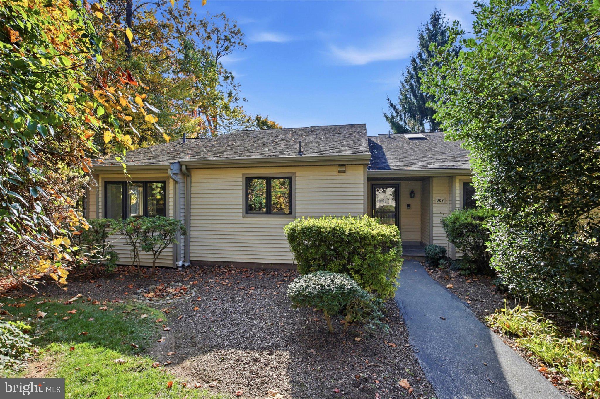 983 KENNETT WAY 983