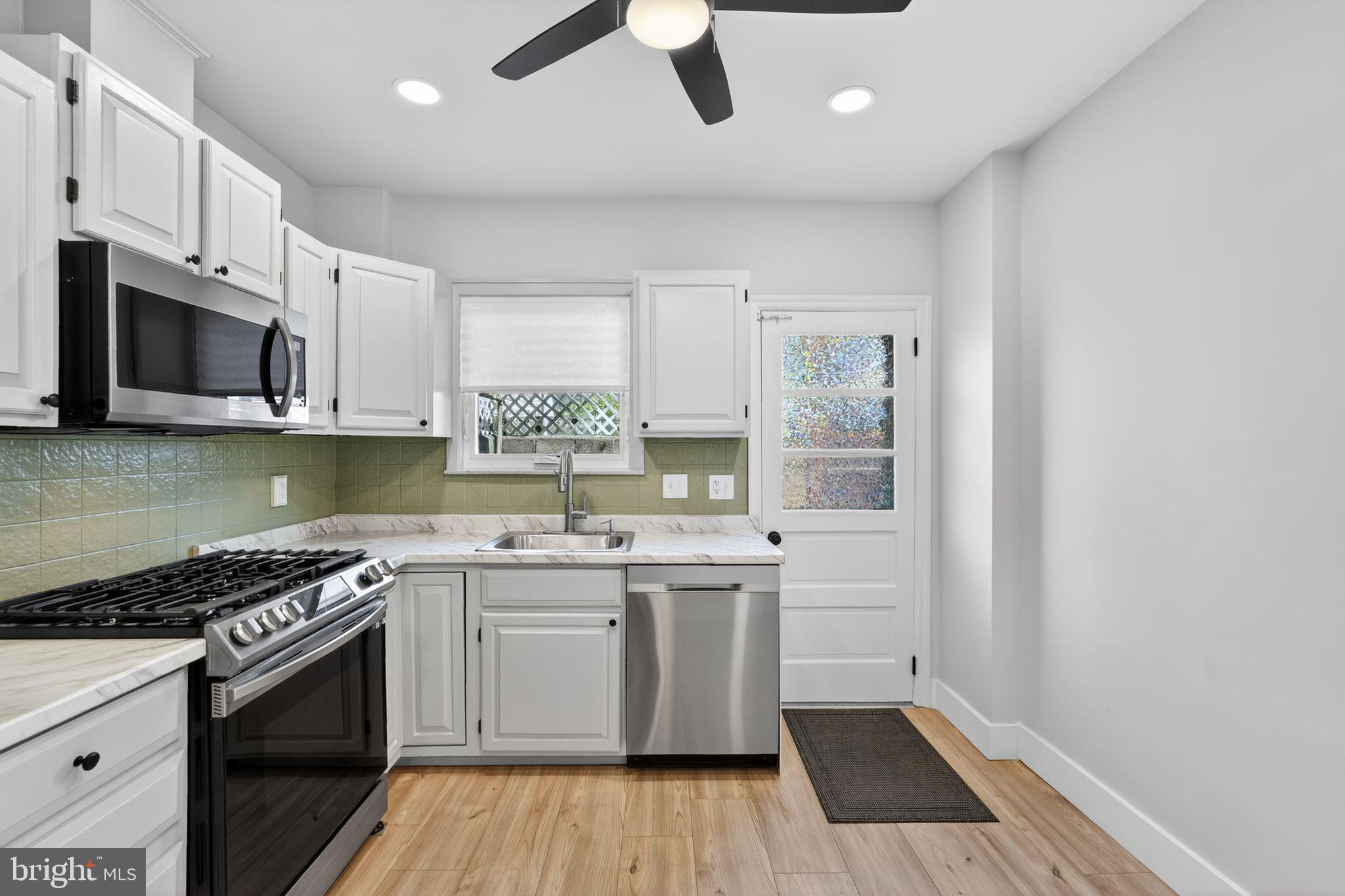 GIRARD ESTATES - Residential