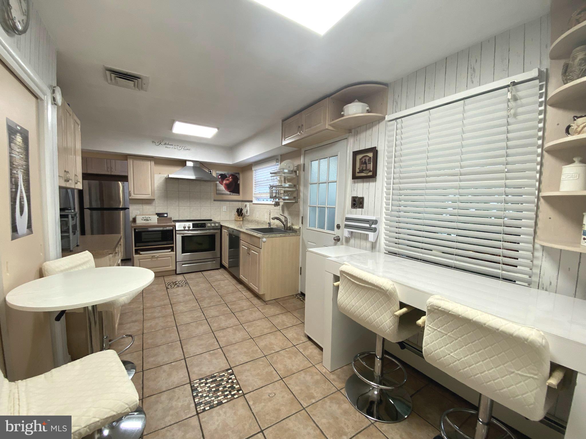 CHELTENHAM - Residential