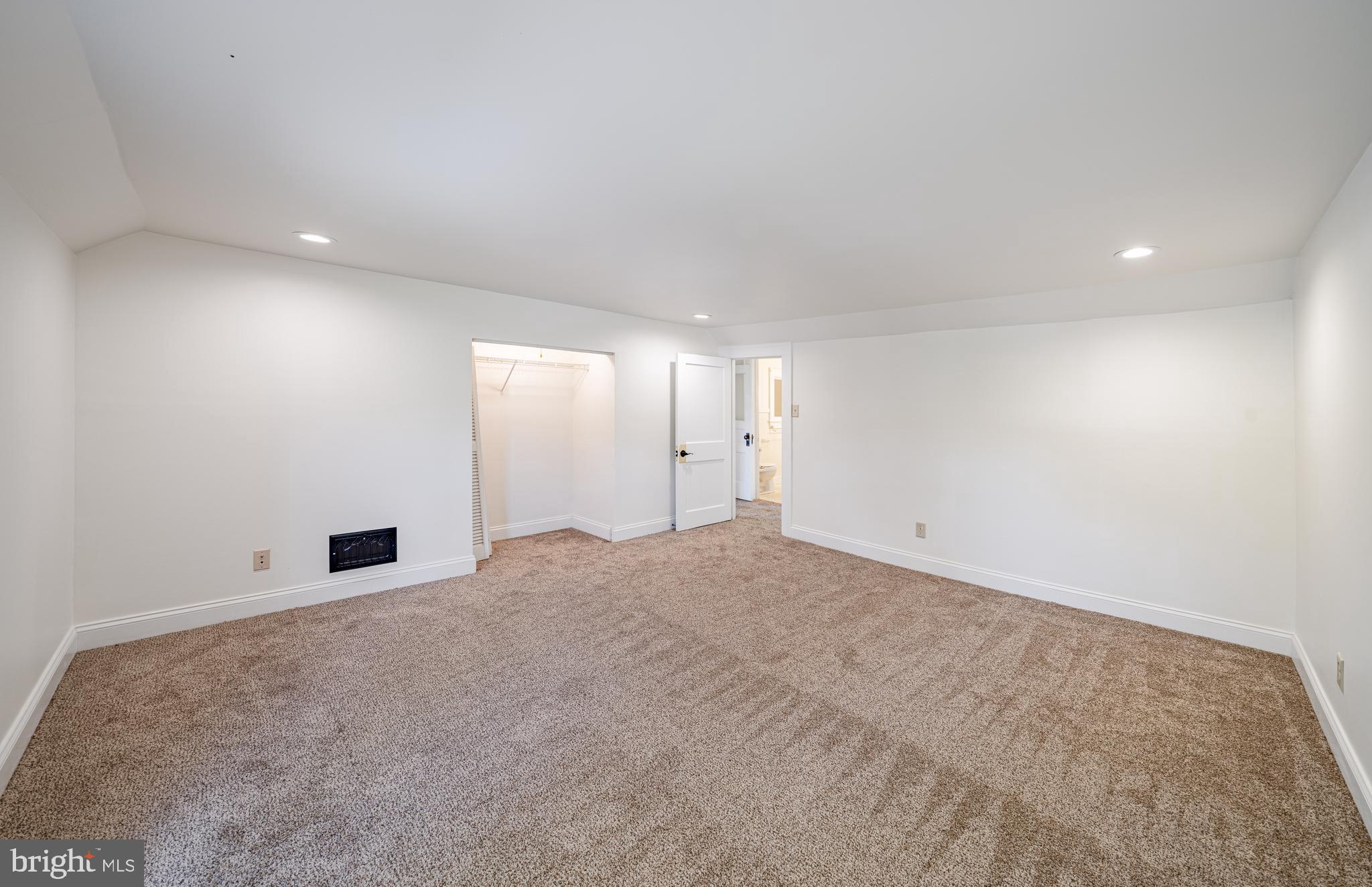 NORTH END - Residential