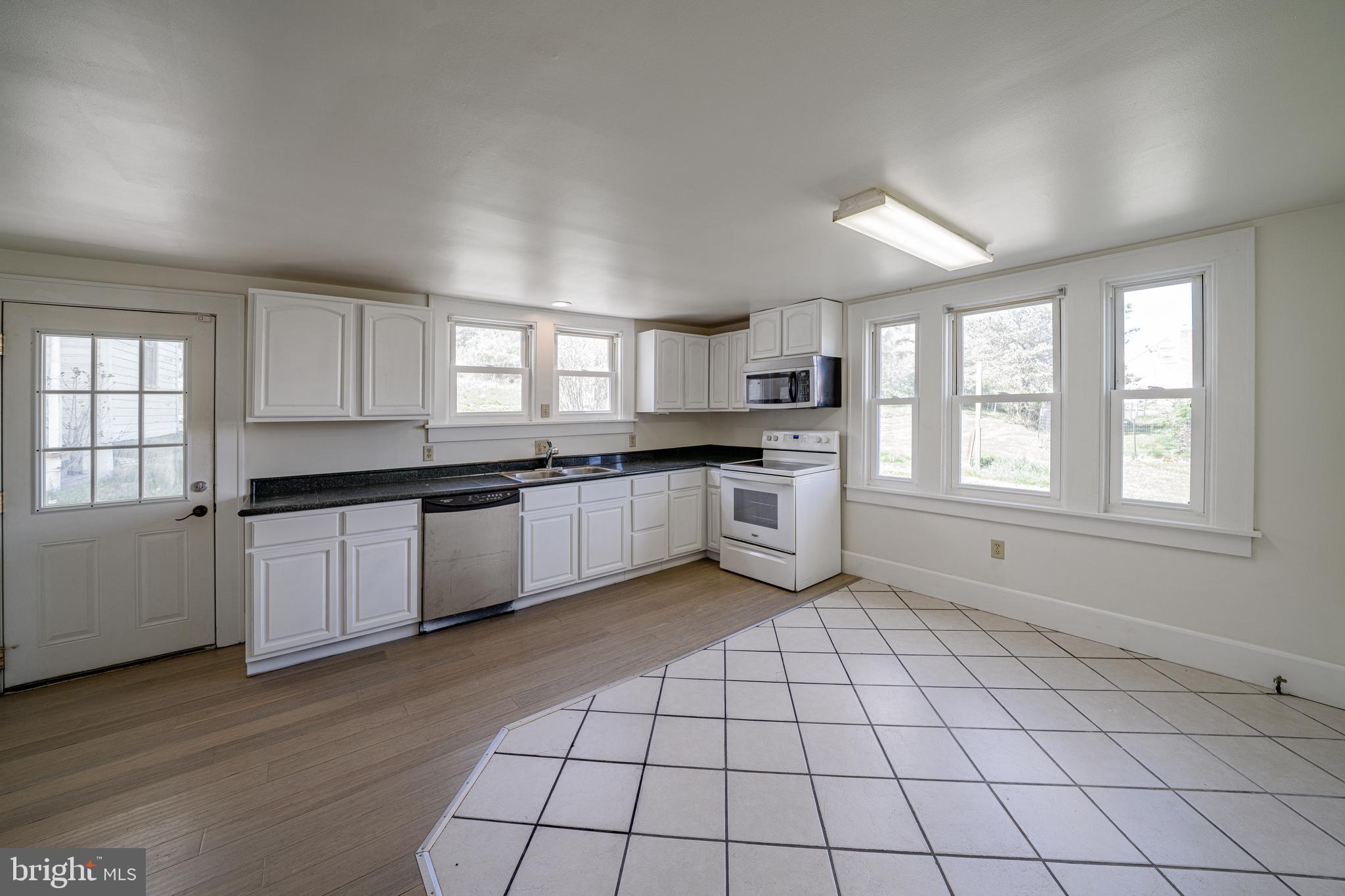 NORTH END - Residential