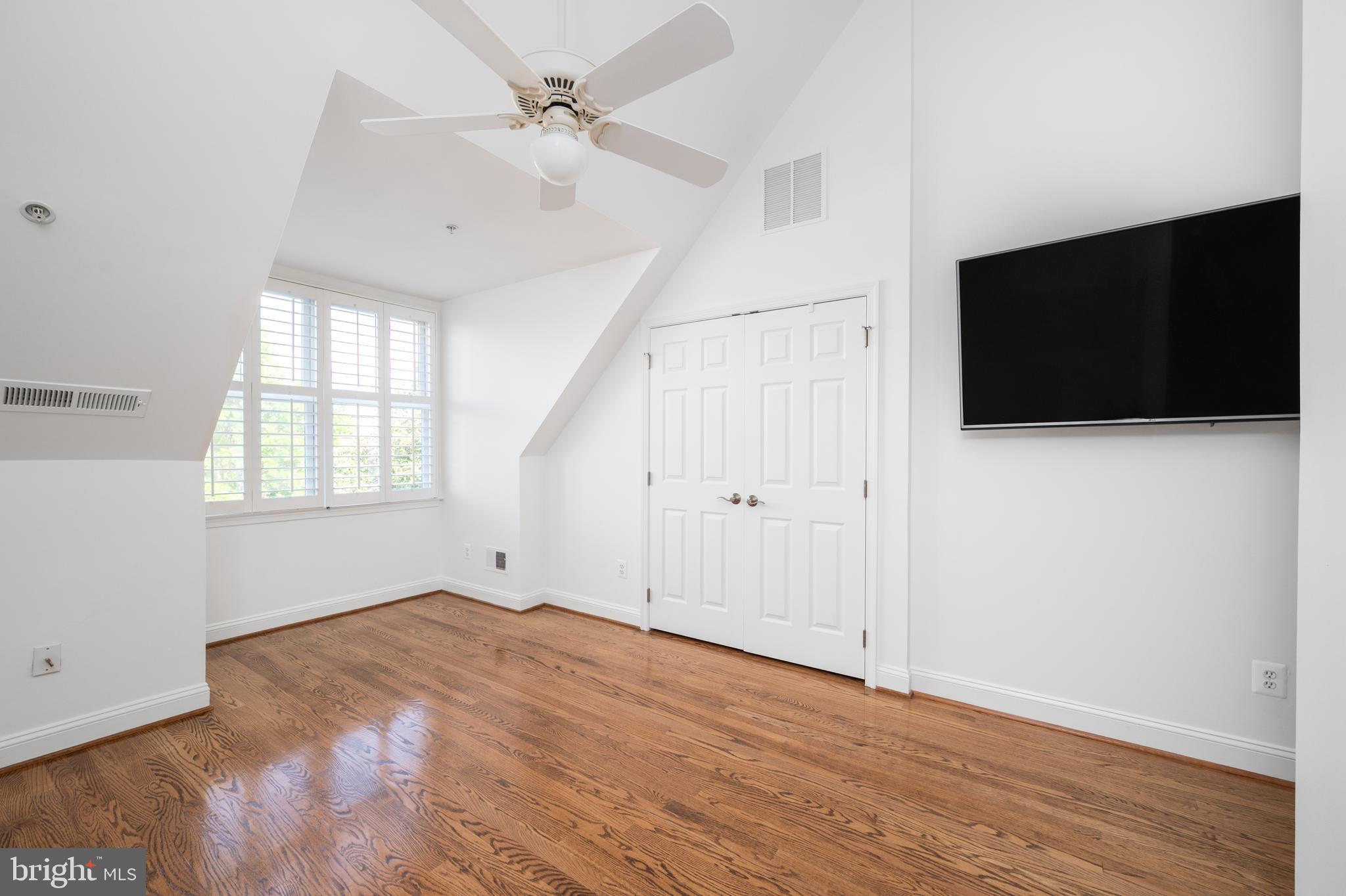 OLD TOWN VILLAGE - Residential Lease