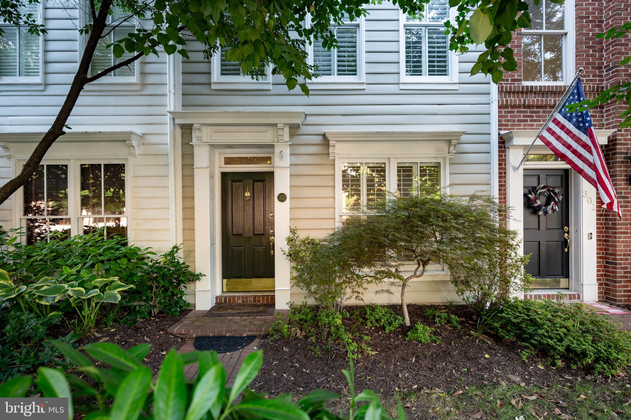 OLD TOWN VILLAGE - Residential Lease