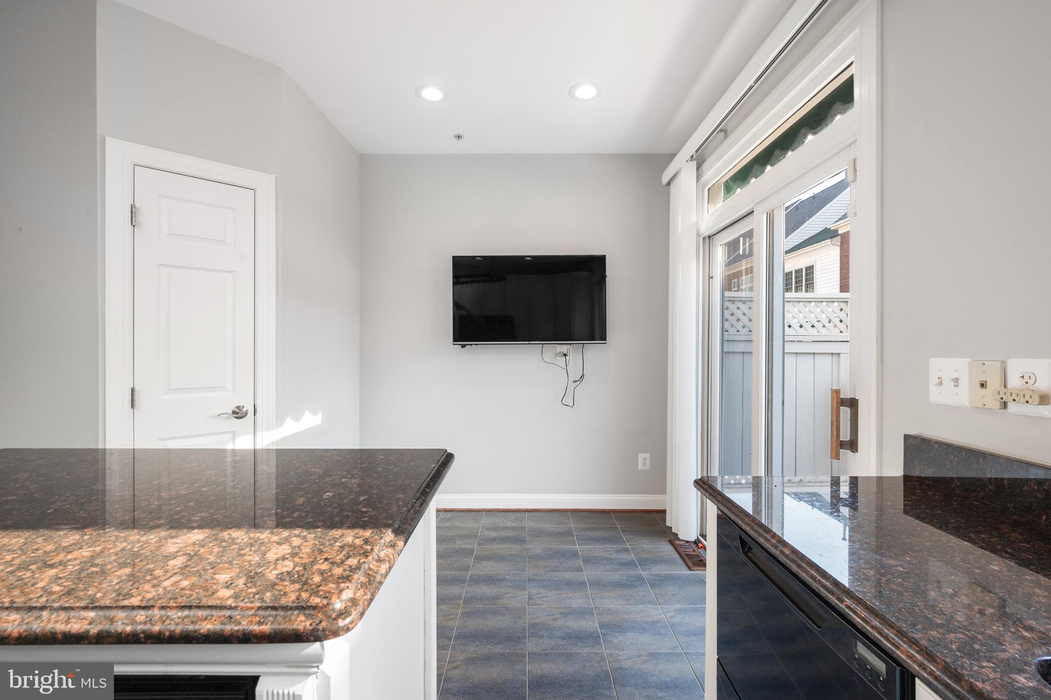 OLD TOWN VILLAGE - Residential Lease