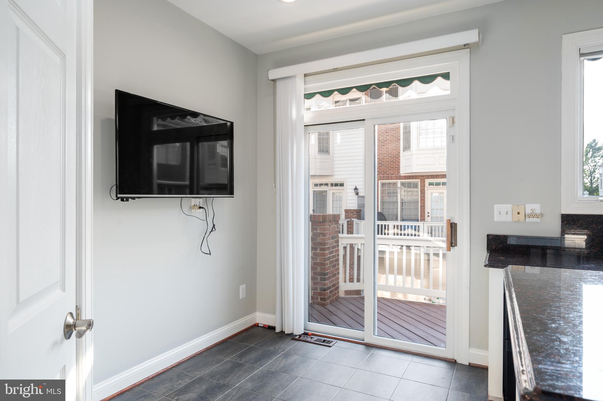 OLD TOWN VILLAGE - Residential Lease