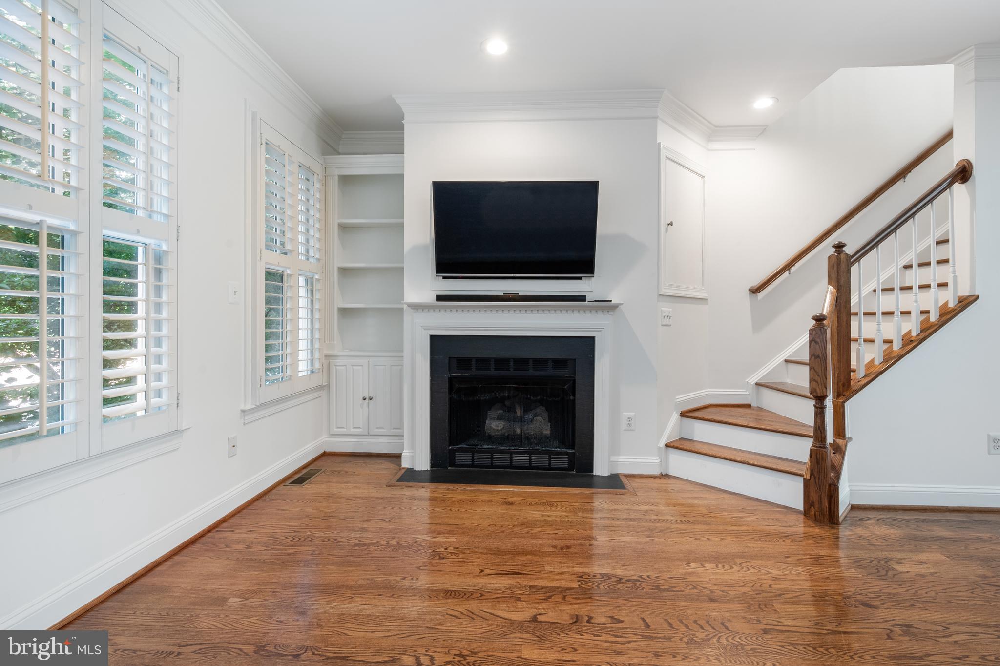 OLD TOWN VILLAGE - Residential Lease