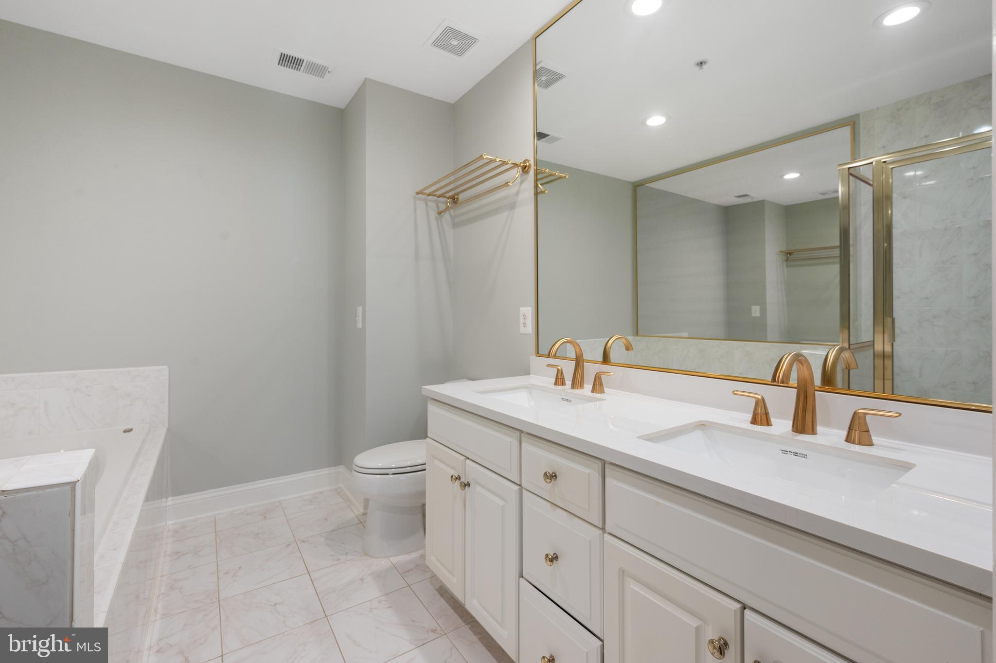 OLD TOWN VILLAGE - Residential Lease