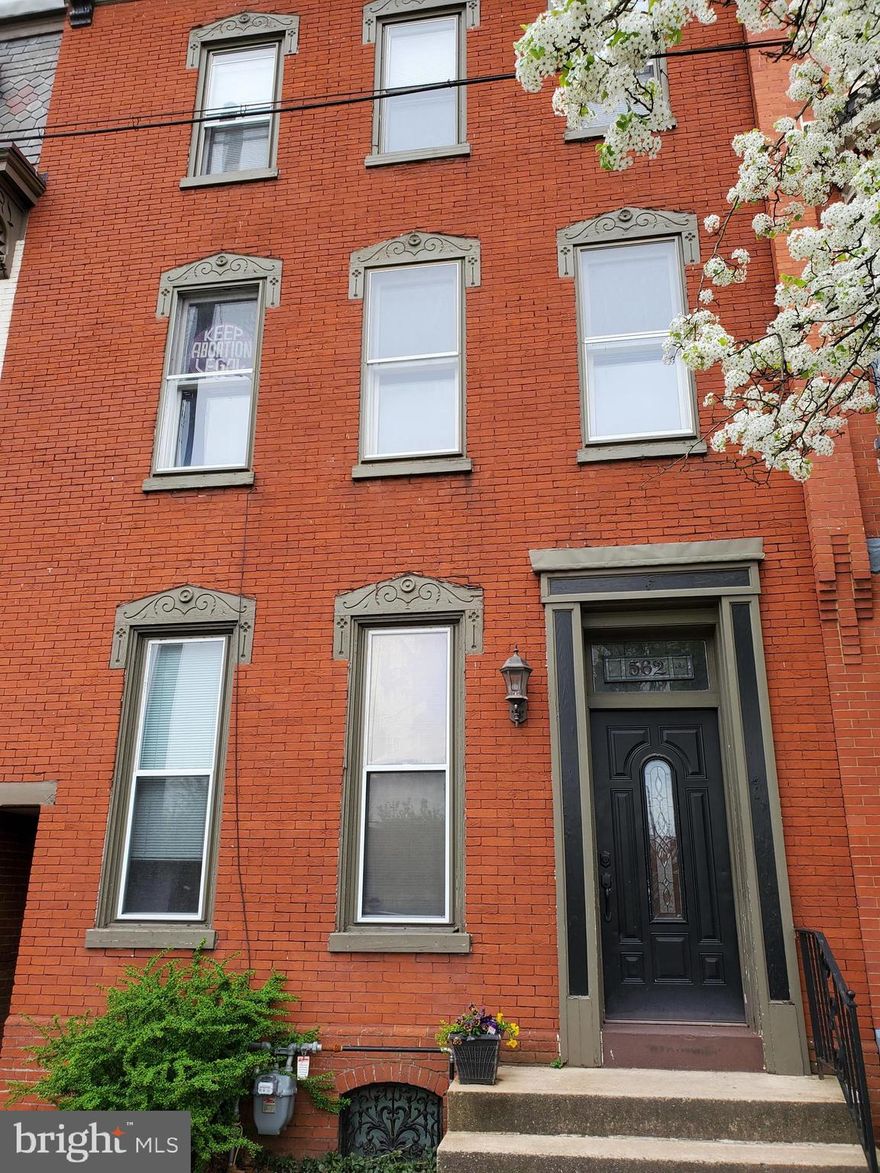 Fully occupied 3 unit.  1st floor is 2 bedroom and 1 bath.  2nd floor is 2 bedroom and 1 bath.  3rd floor is an efficiency.  Common gas boiler.  Coin operated washer/dryer in foyer.