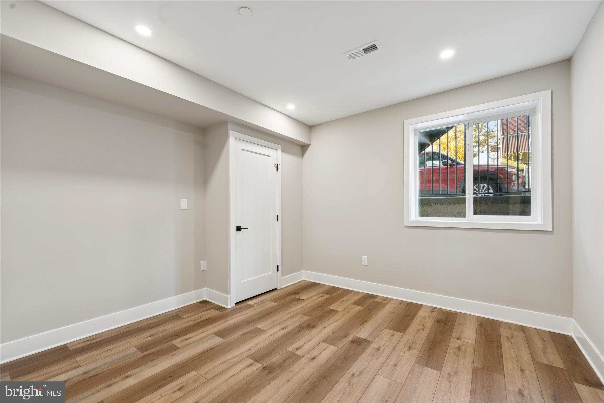 POINT BREEZE - Residential