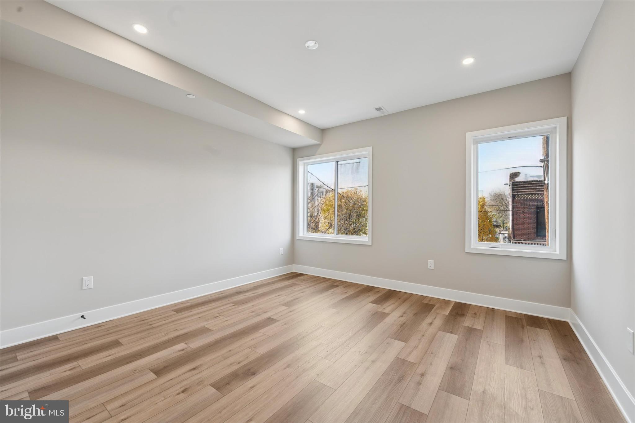 POINT BREEZE - Residential