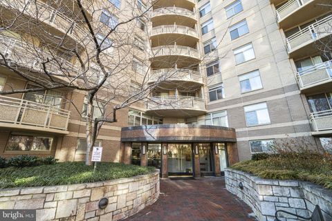 Photo of 7111 WOODMONT AVE #102, CHEVY CHASE, MD 20815 (MLS # MDMC2102764)