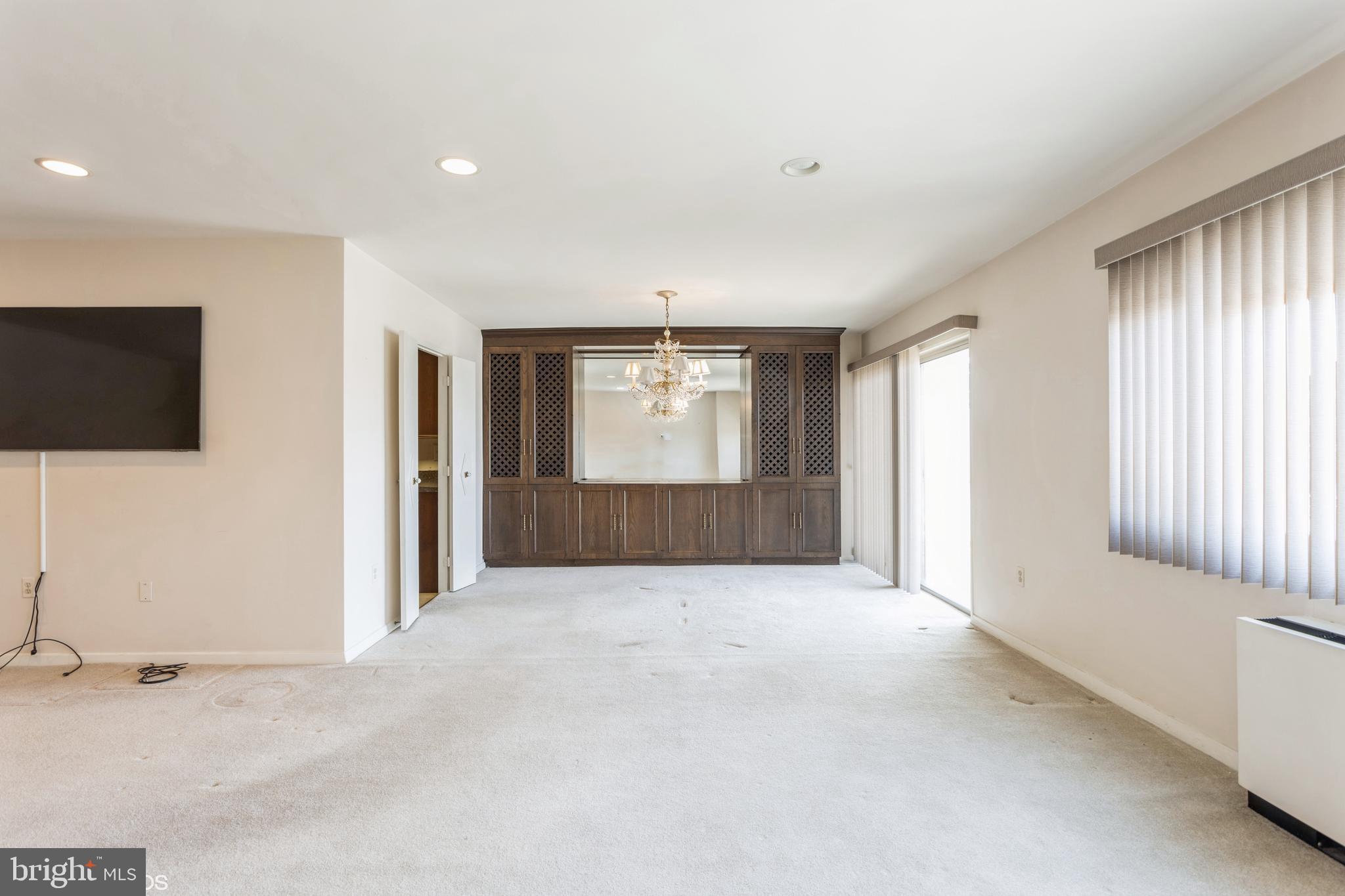 PARK TOWERS WEST - Residential