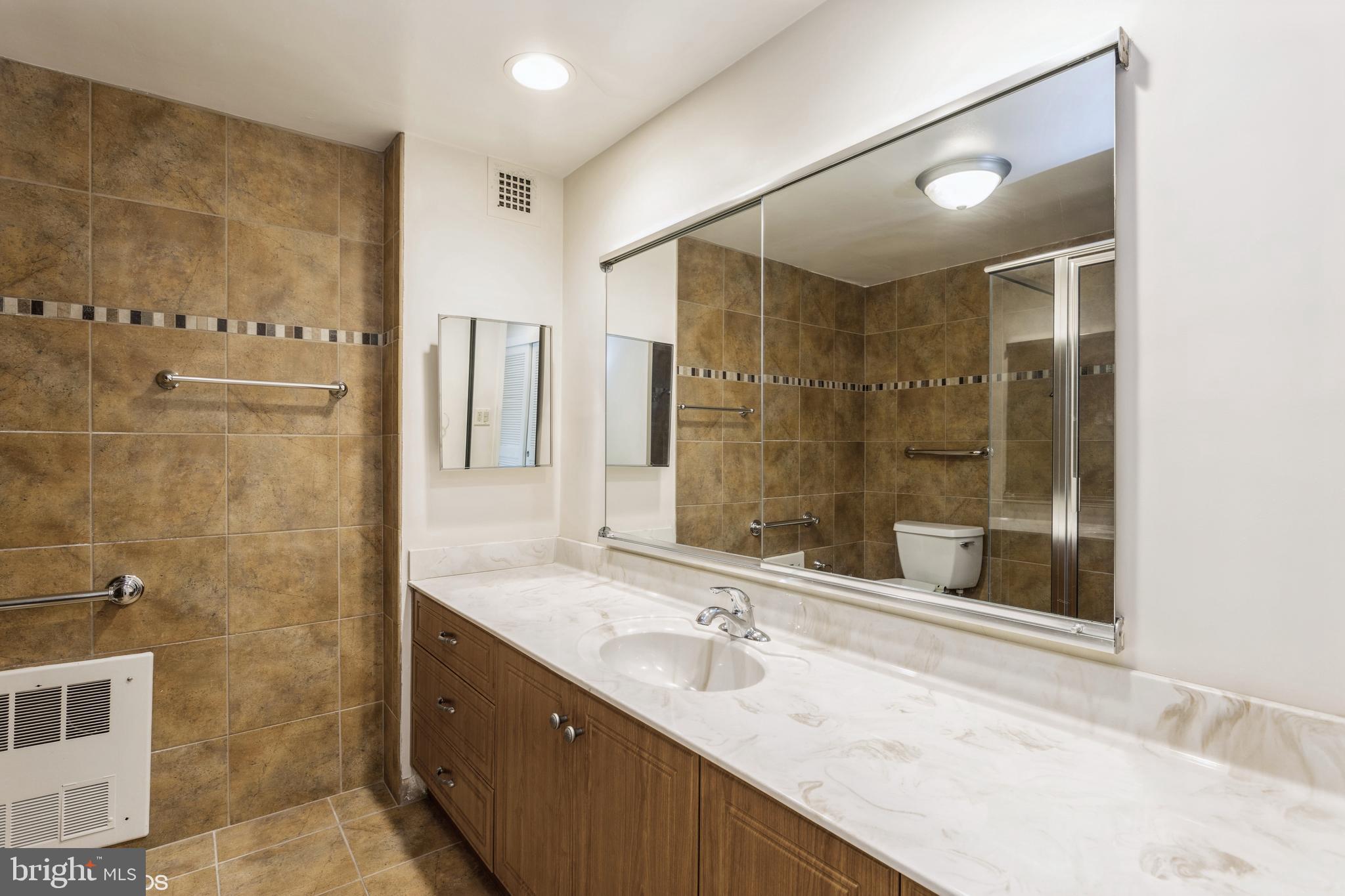 PARK TOWERS WEST - Residential