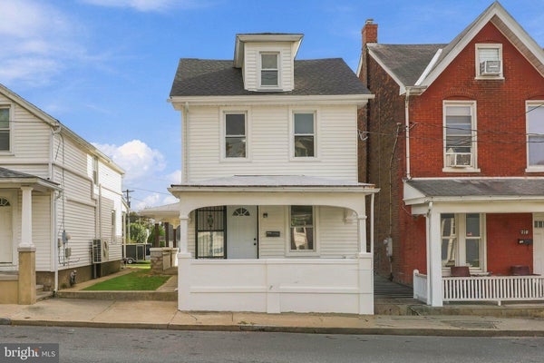708 LOCUST ST, LEBANON, PA 17042 - Image a03cf659d9d8058459e9b0e50dc7ca42/2900766575