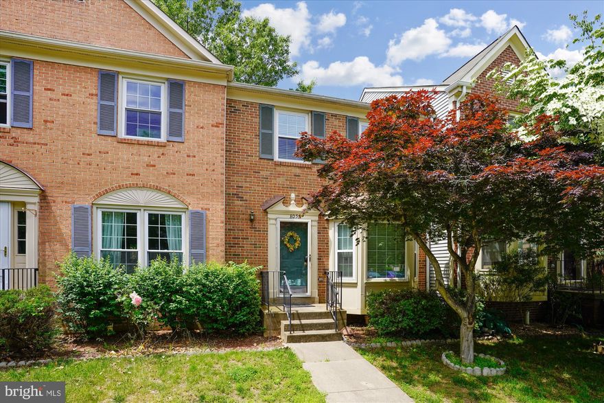 This beautiful town home won't last long! The home is in amazing condition, and is the perfect town home in an amazing location! The photos say it all!