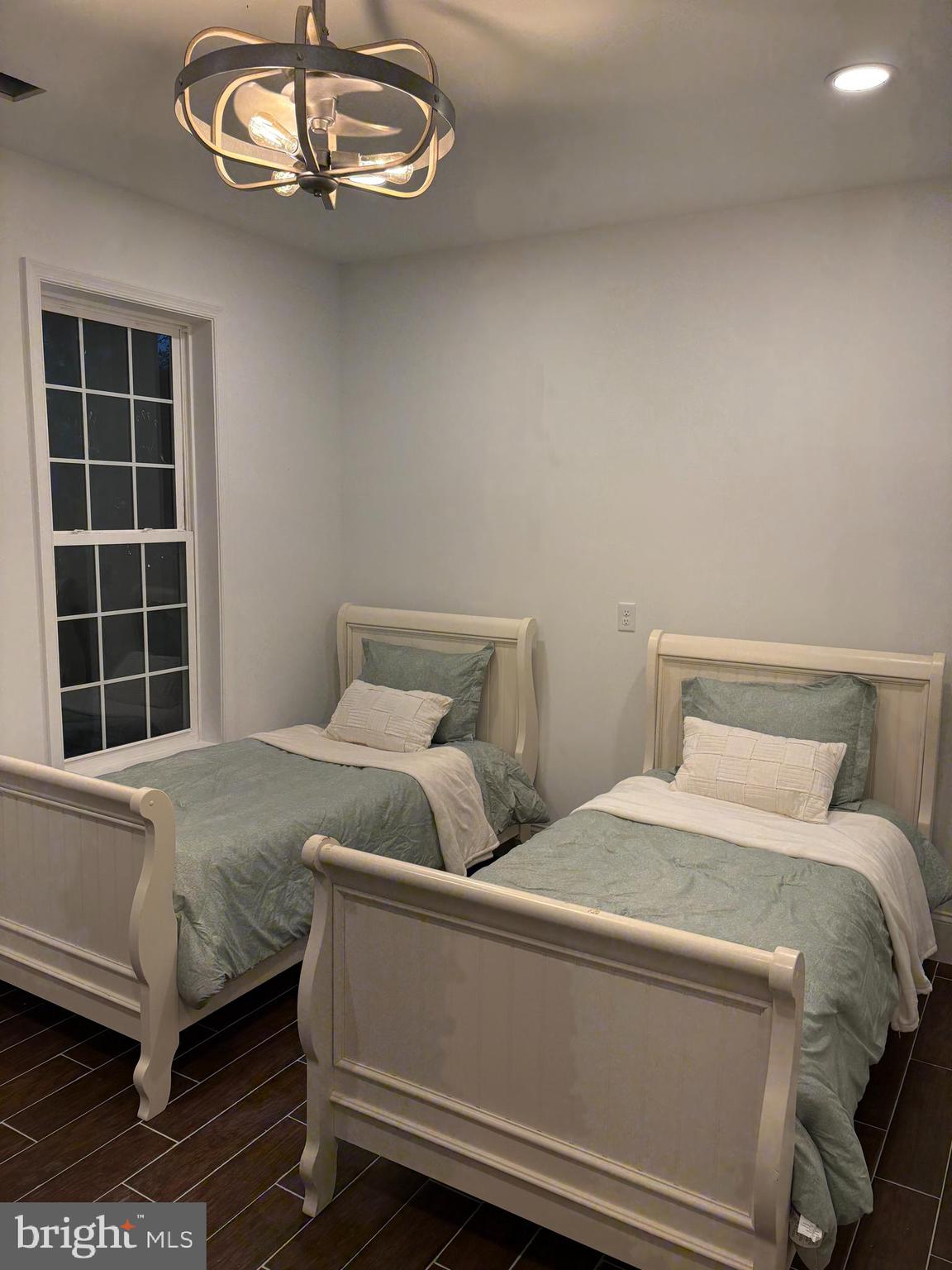 GLEN RIDDLE - Residential