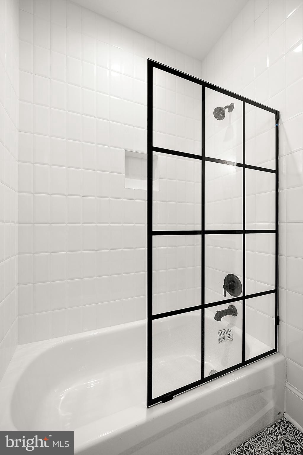 GLEN RIDDLE - Residential