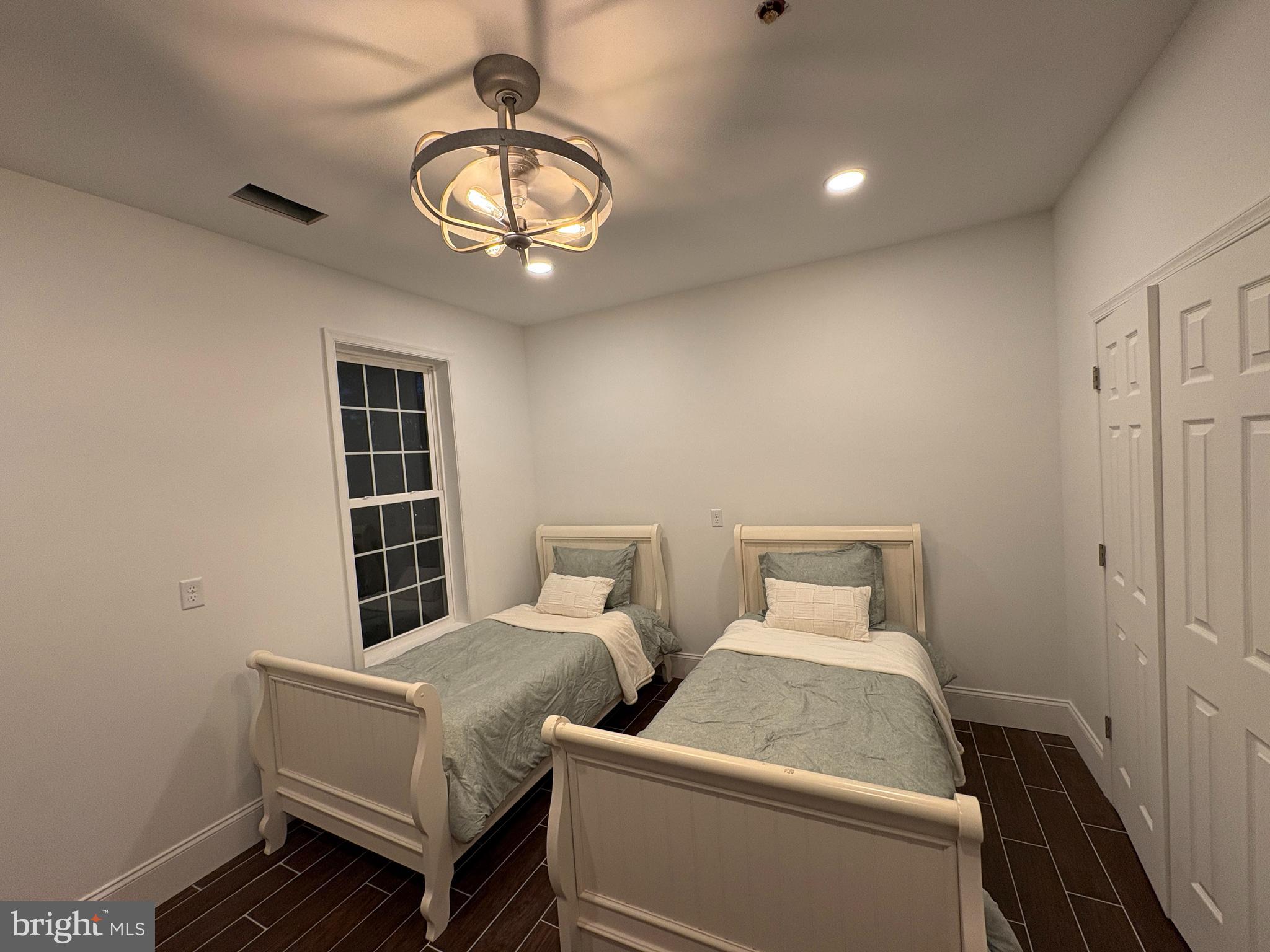 GLEN RIDDLE - Residential