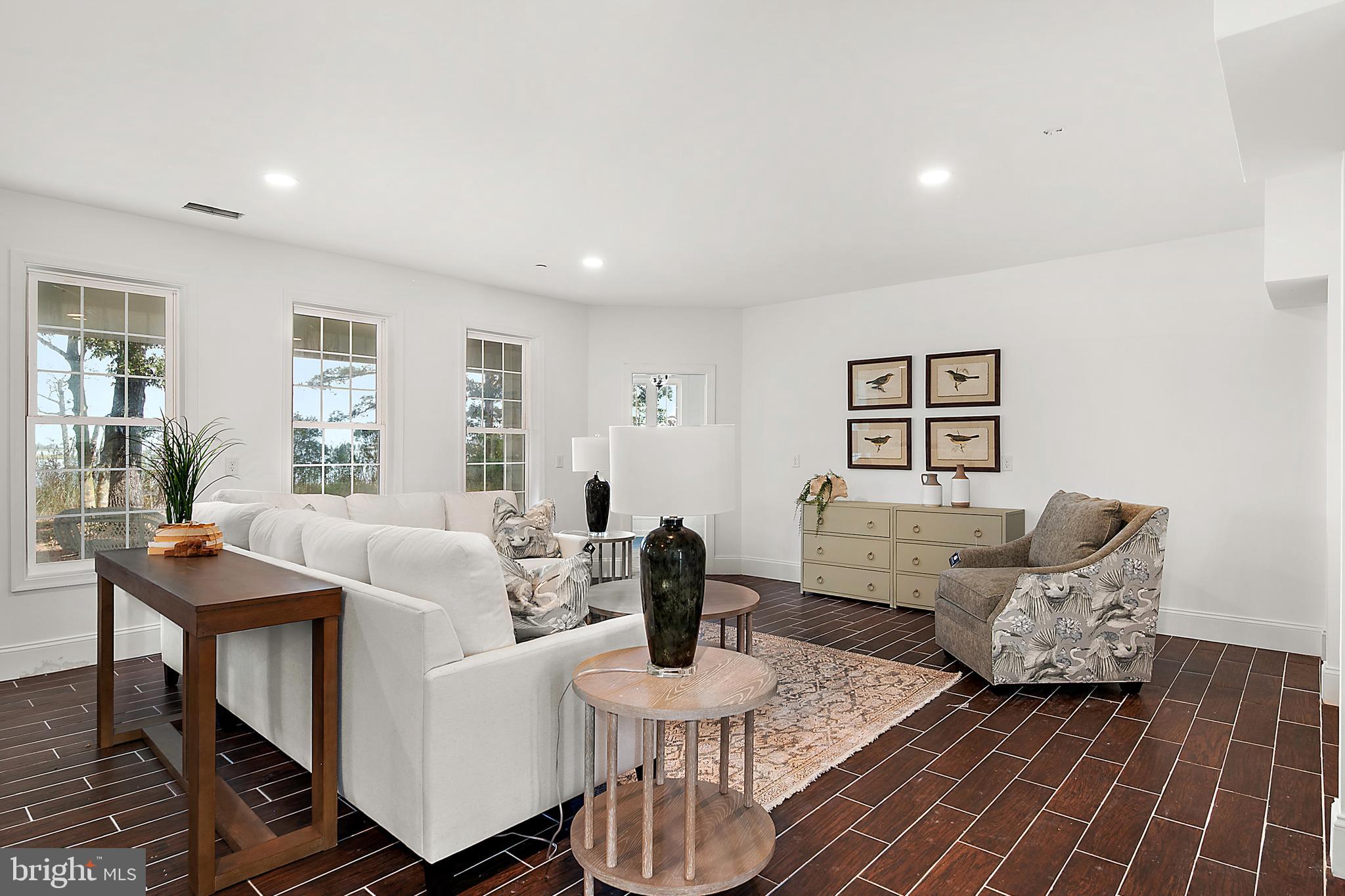 GLEN RIDDLE - Residential