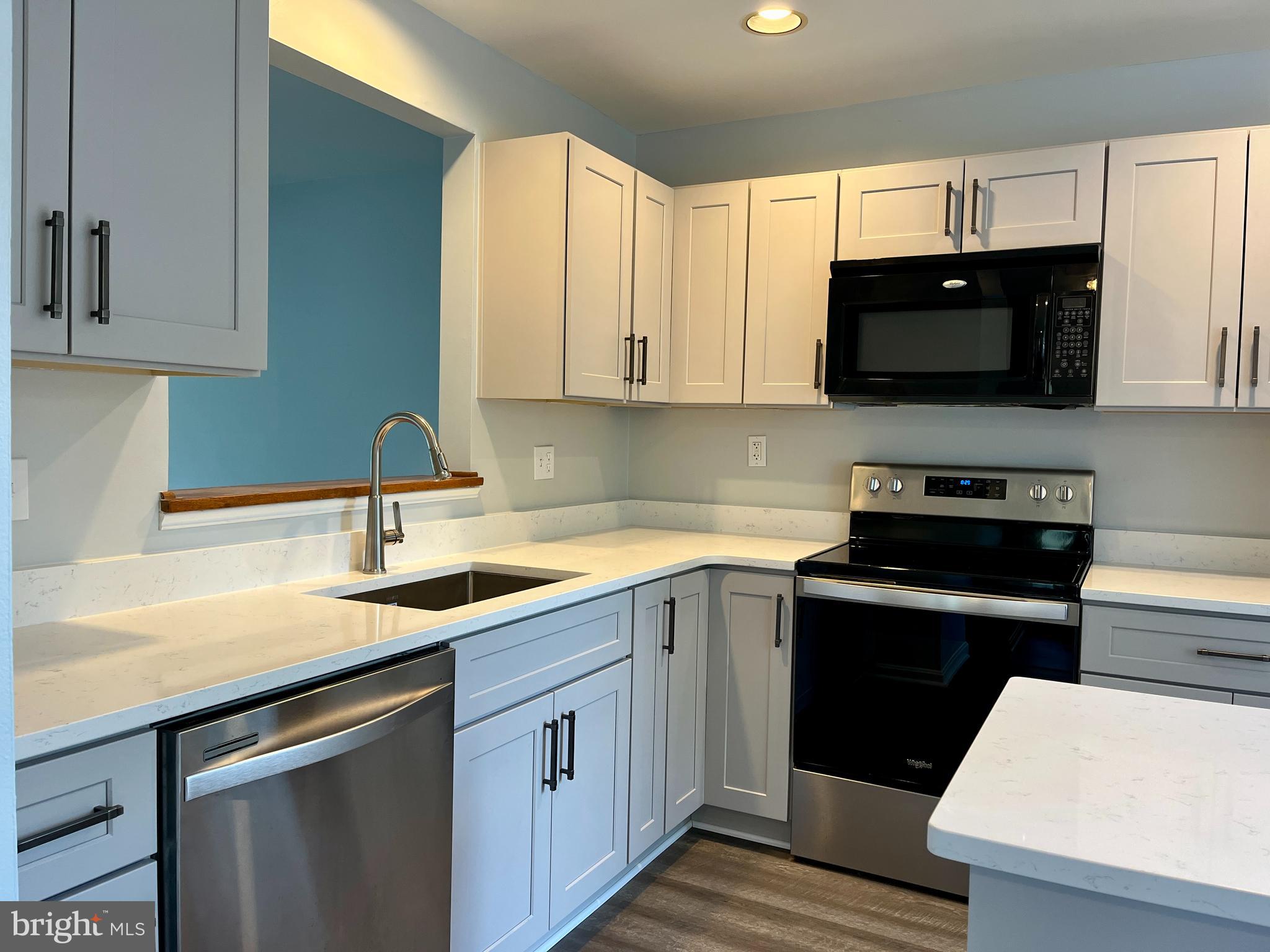 HUNTERS CROSSING - Residential