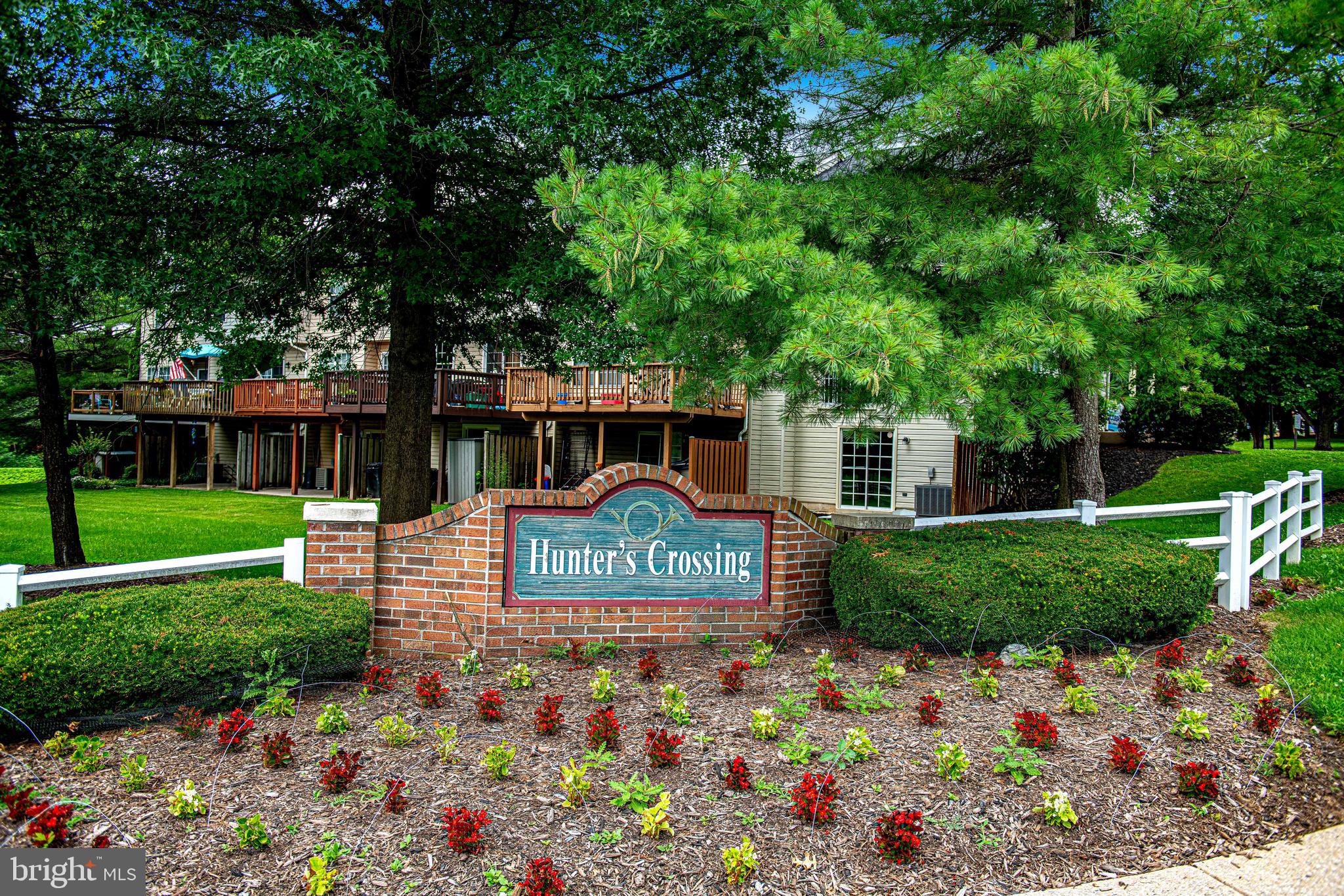 HUNTERS CROSSING - Residential