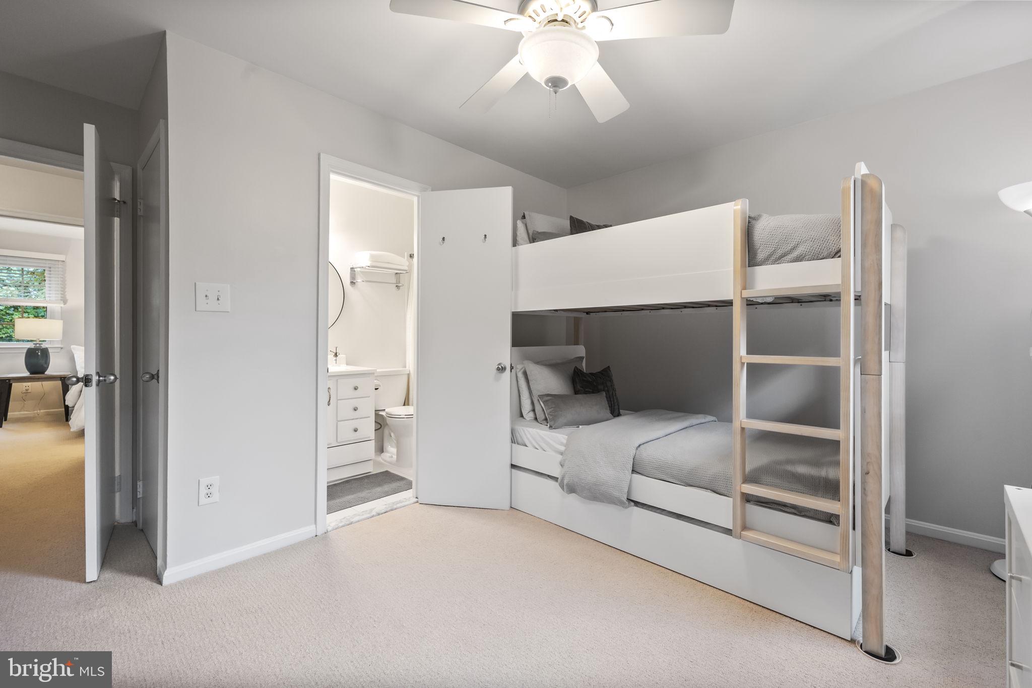 OAKCREST - Residential