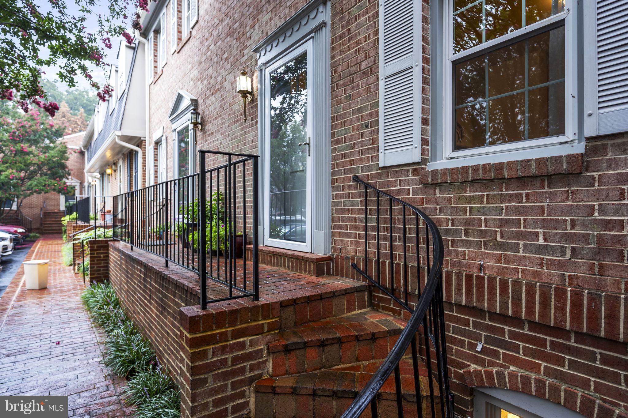 OAKCREST - Residential