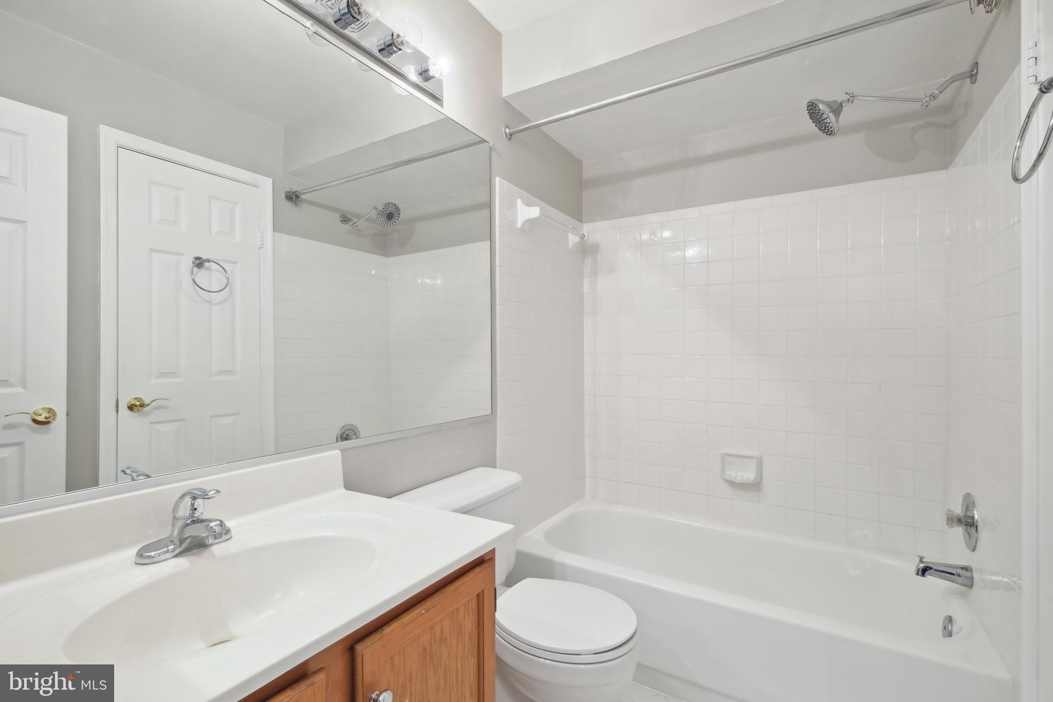 VILL AT MANCHESTER FARMS - Residential Lease