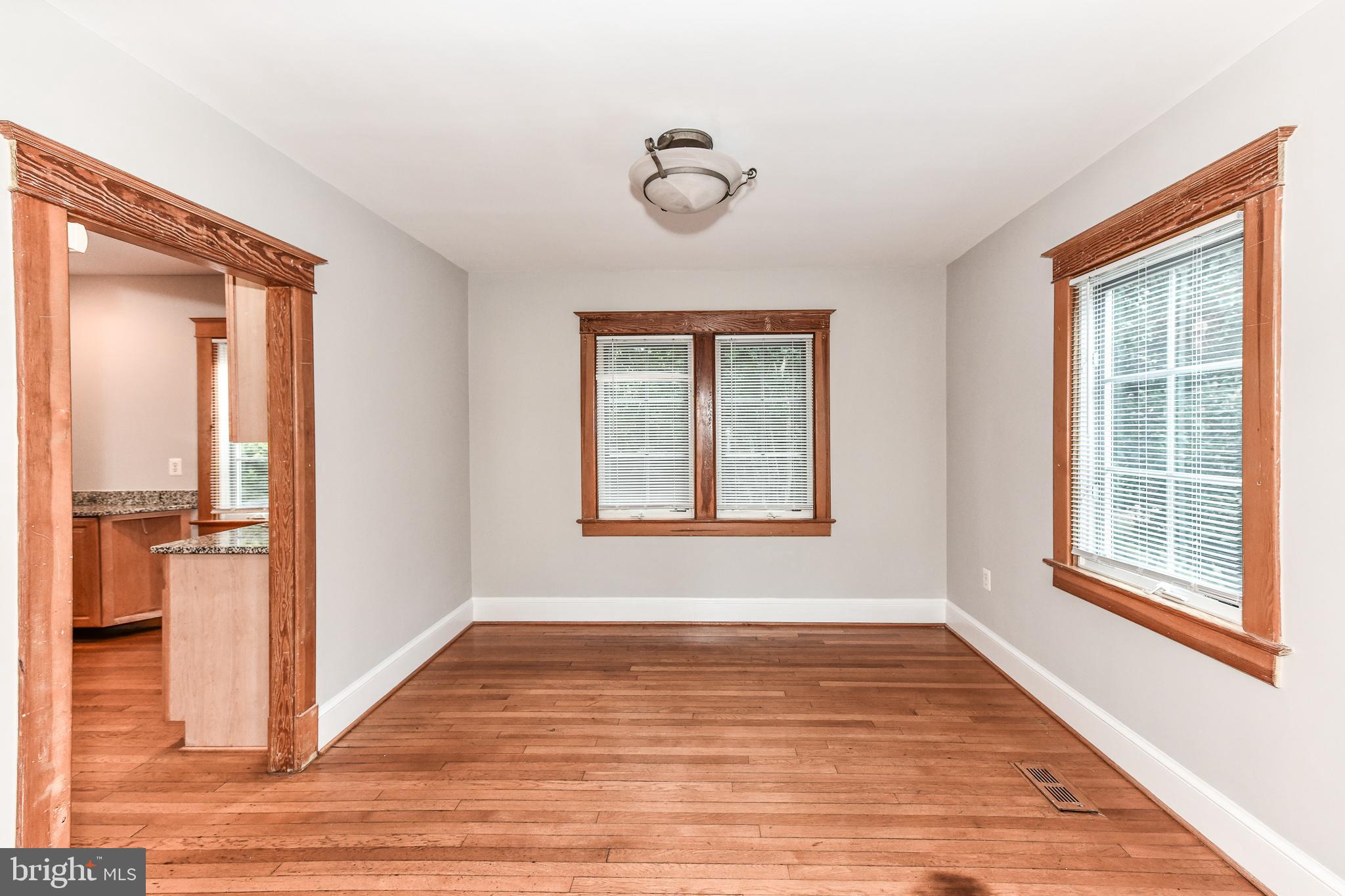 WAVERLY HILLS - Residential Lease