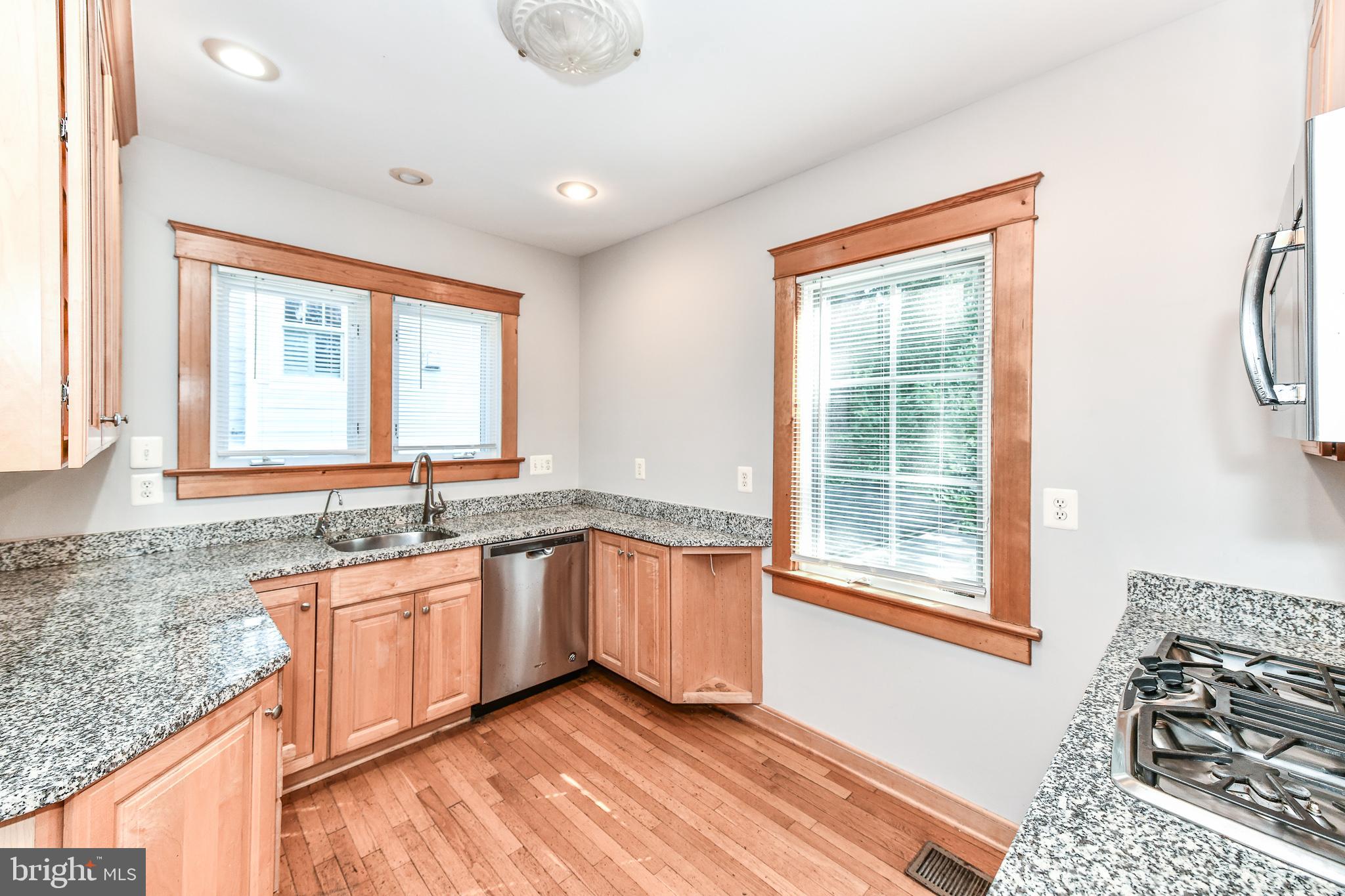 WAVERLY HILLS - Residential Lease