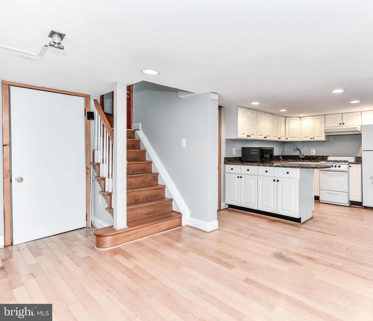 WAVERLY HILLS - Residential Lease