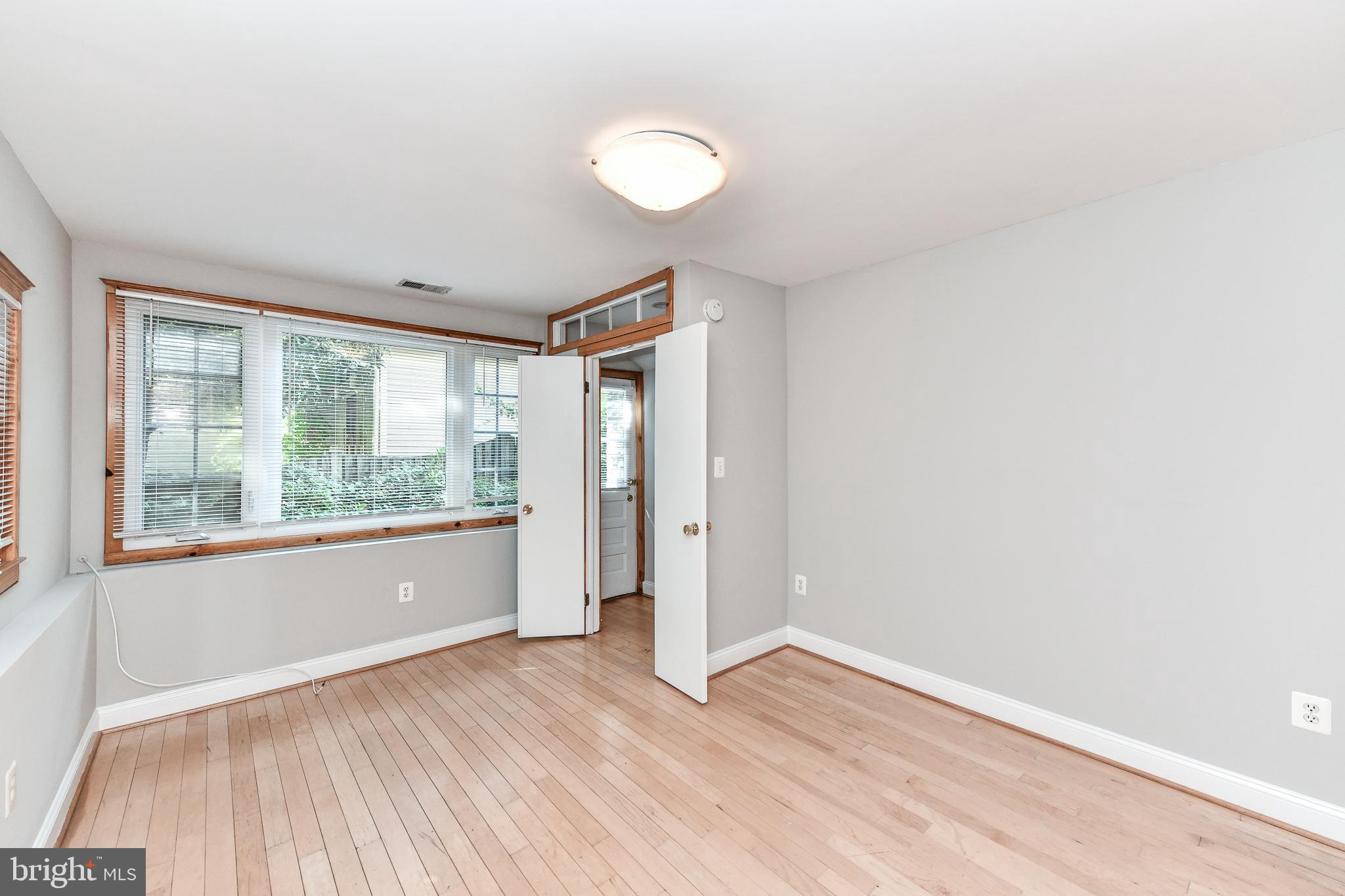 WAVERLY HILLS - Residential Lease