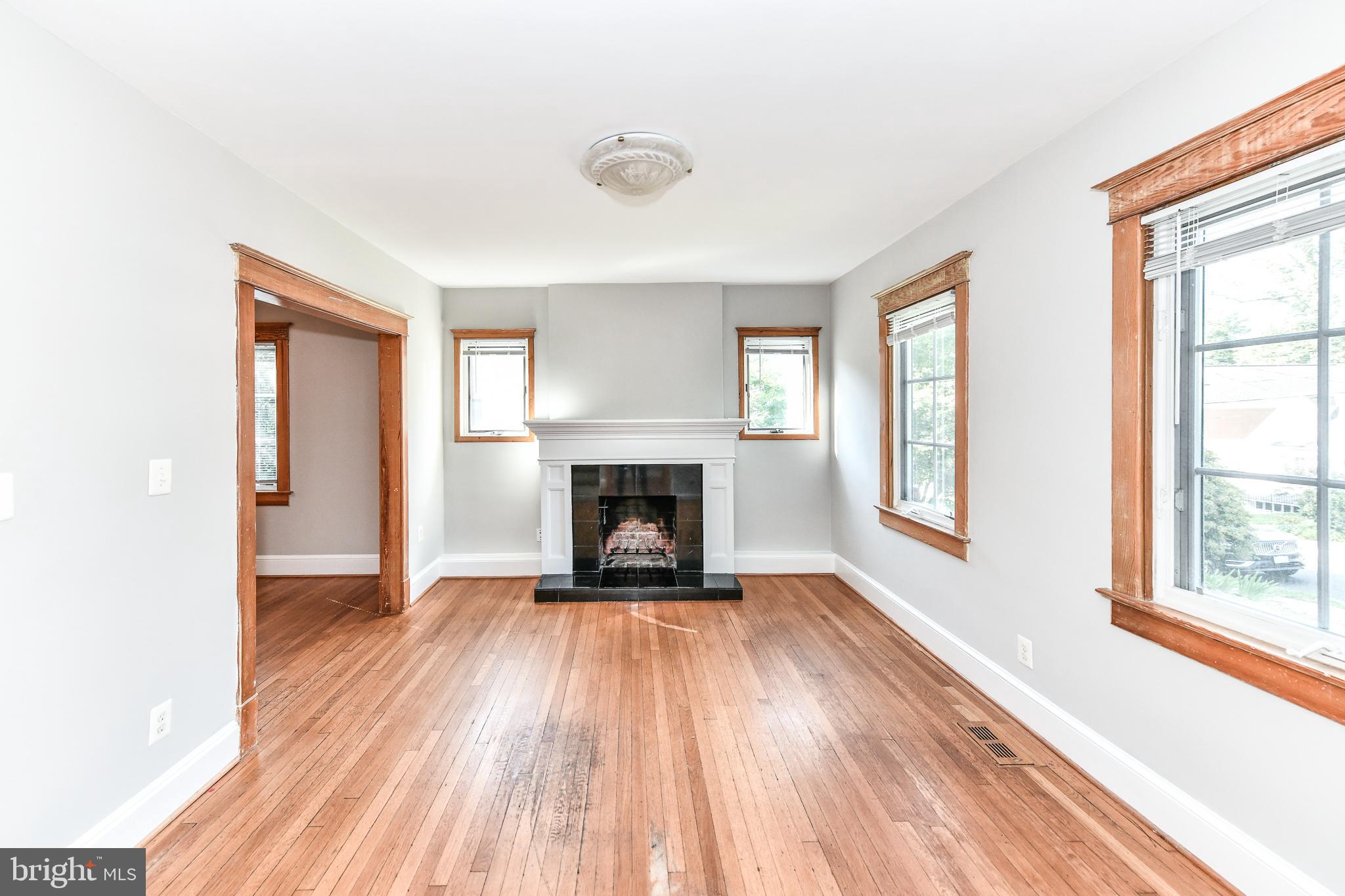 WAVERLY HILLS - Residential Lease