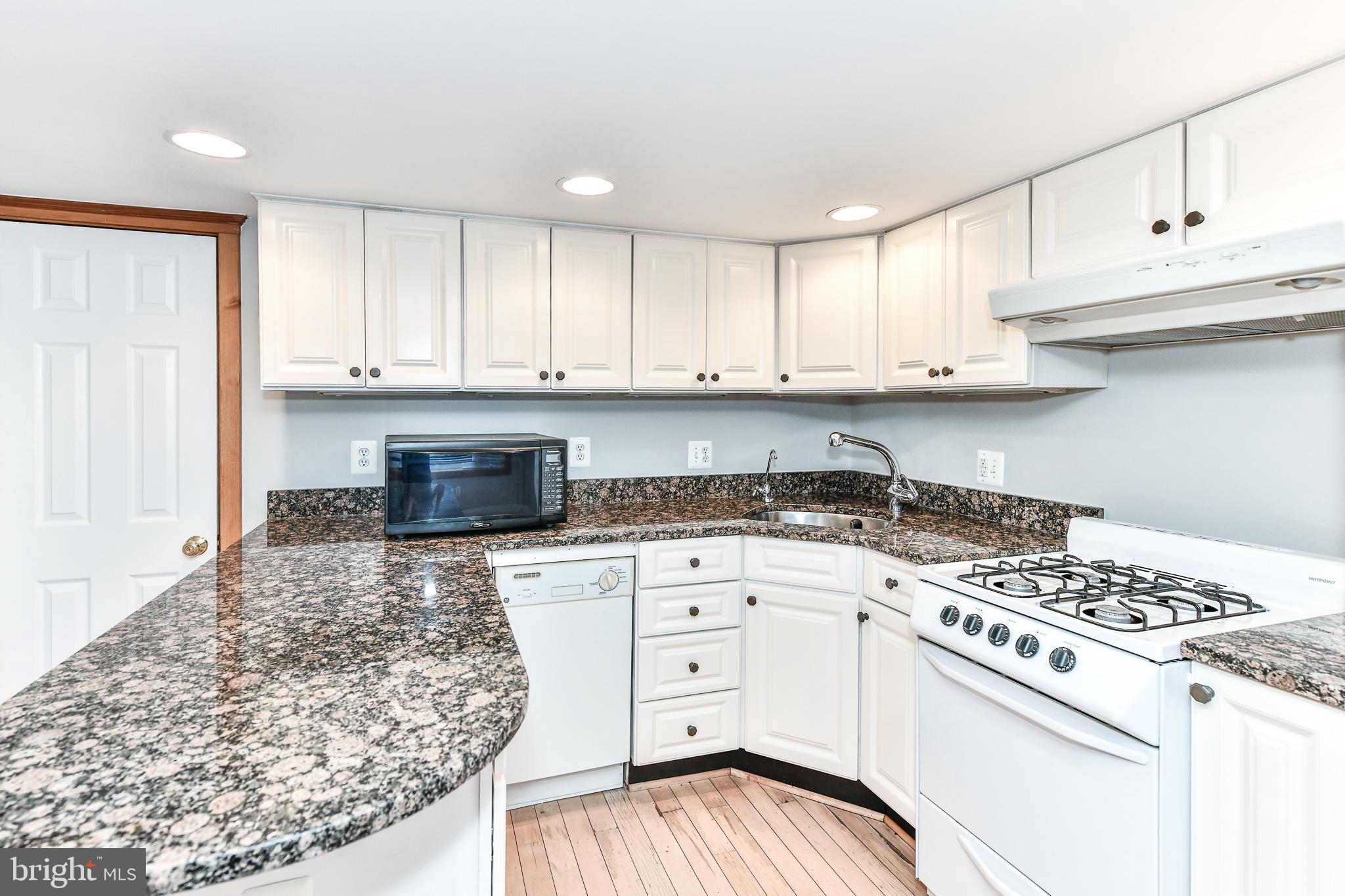 WAVERLY HILLS - Residential Lease